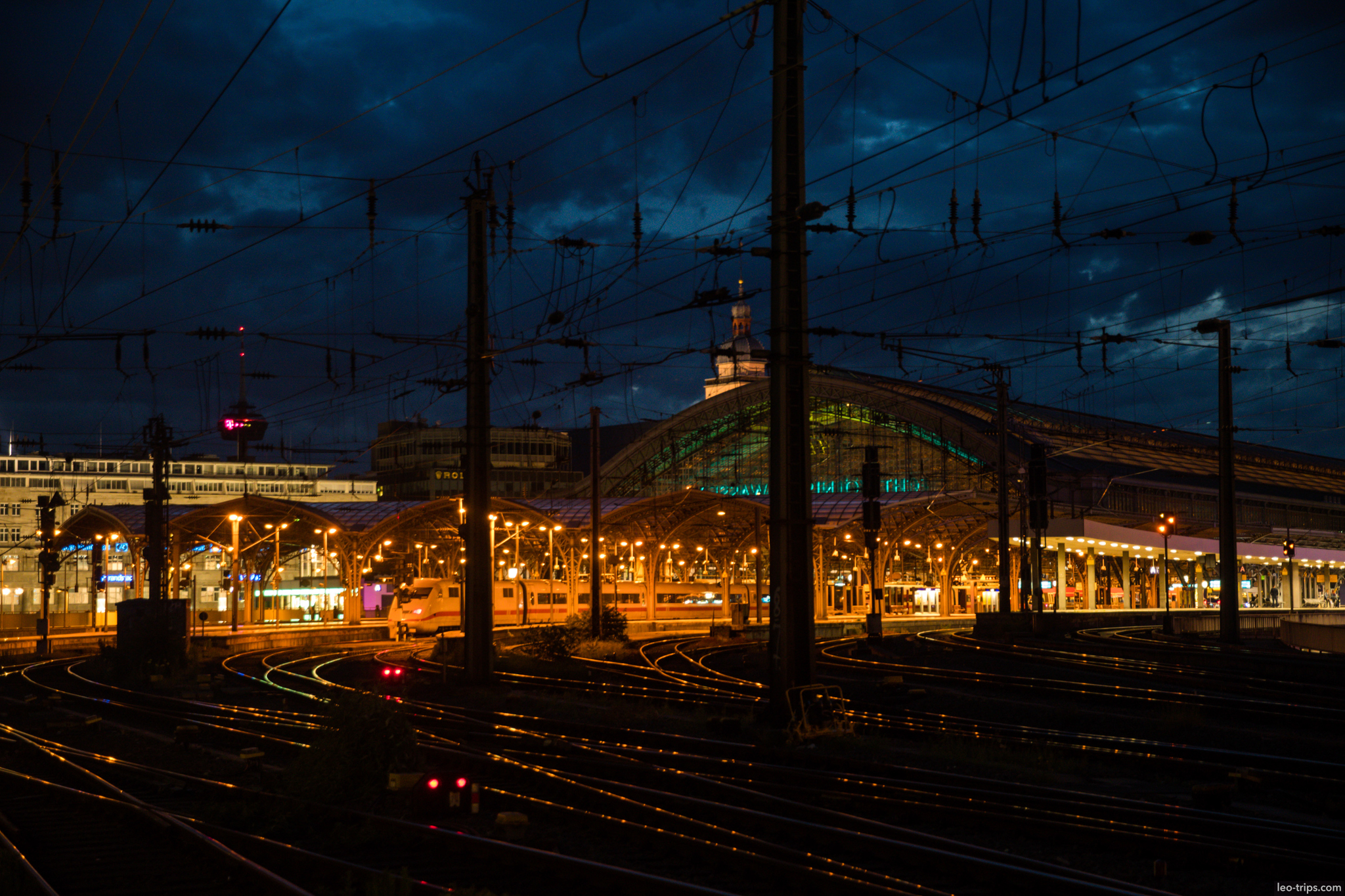 cologne hauptbahnhof railway station night illuminated cologne
