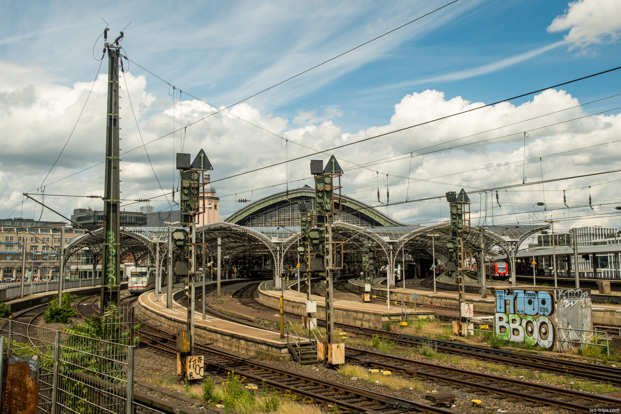 cologne hauptbahnhof railway station tracks cologne