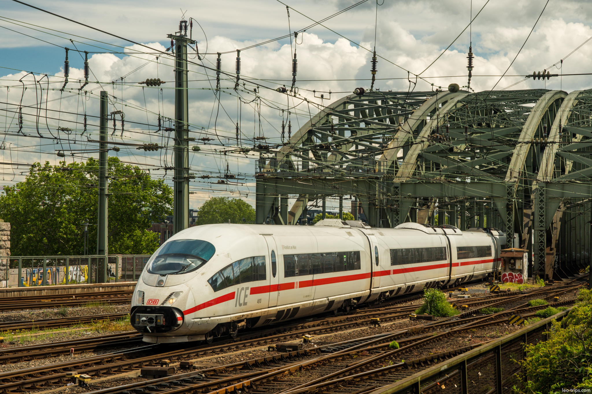 cologne ice high speed train hohenzollern bridge cologne
