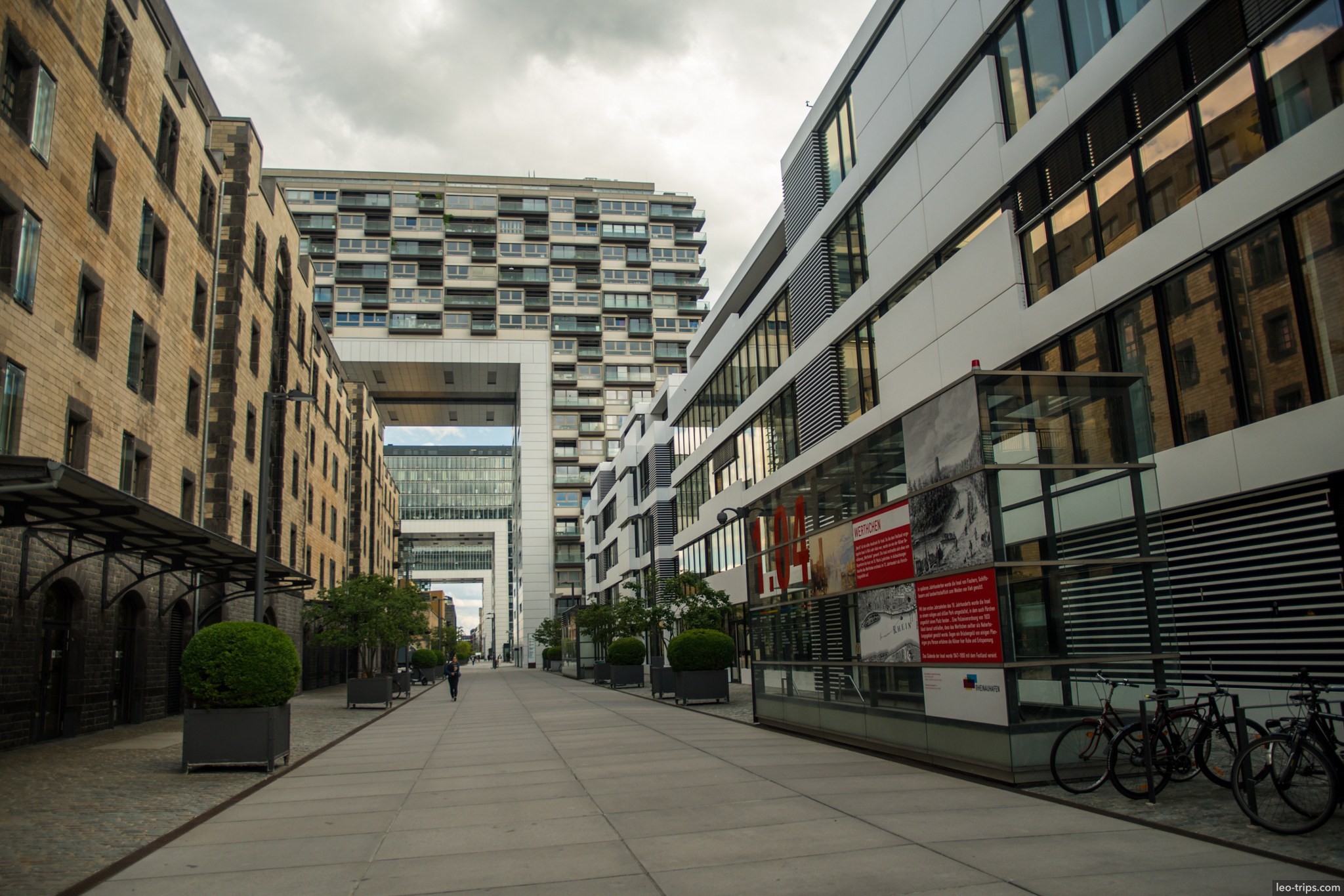 cologne rheinauhafen kranhaeuser street view cologne