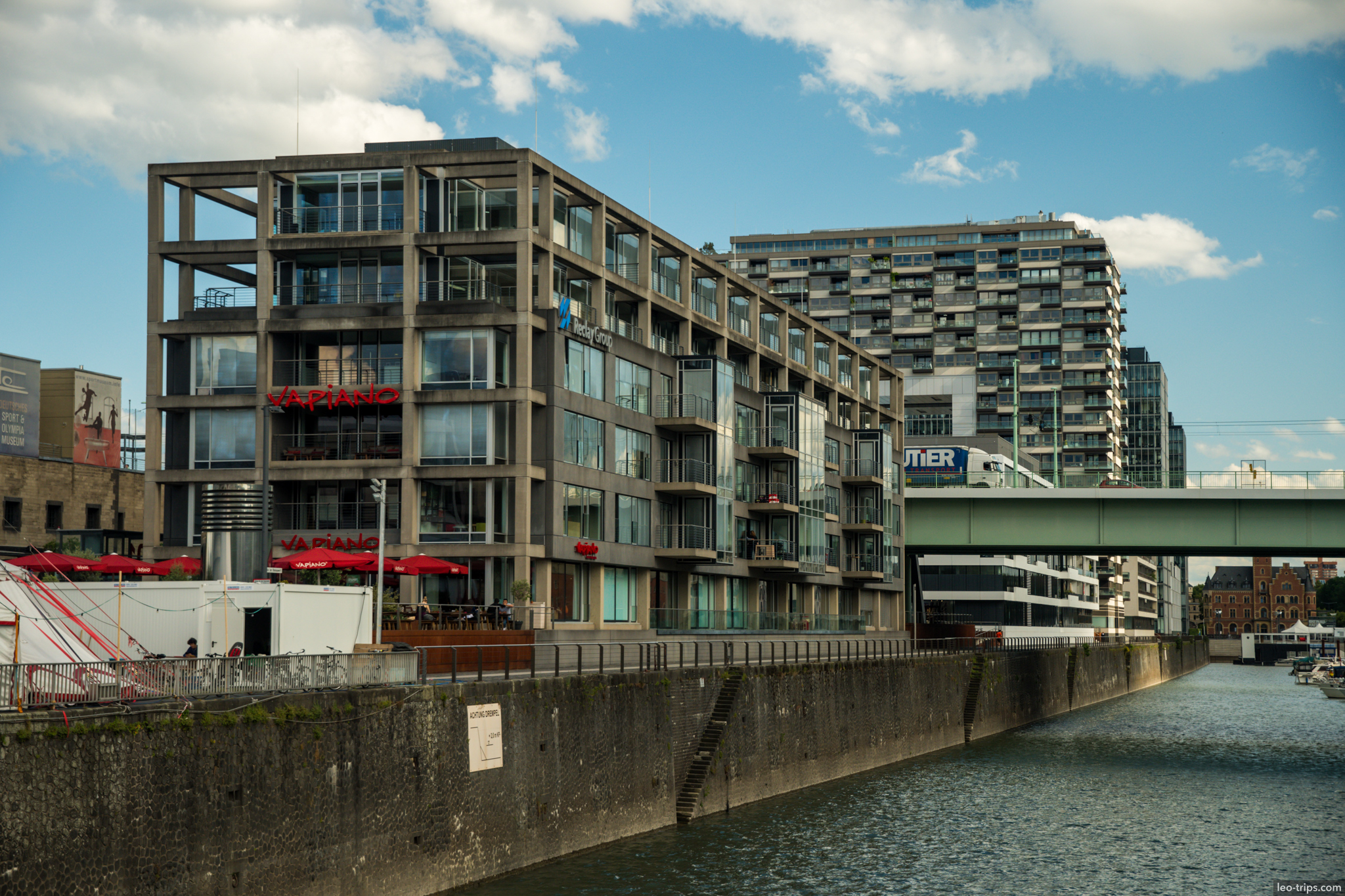 cologne rheinauhafen modern apartments canal cologne