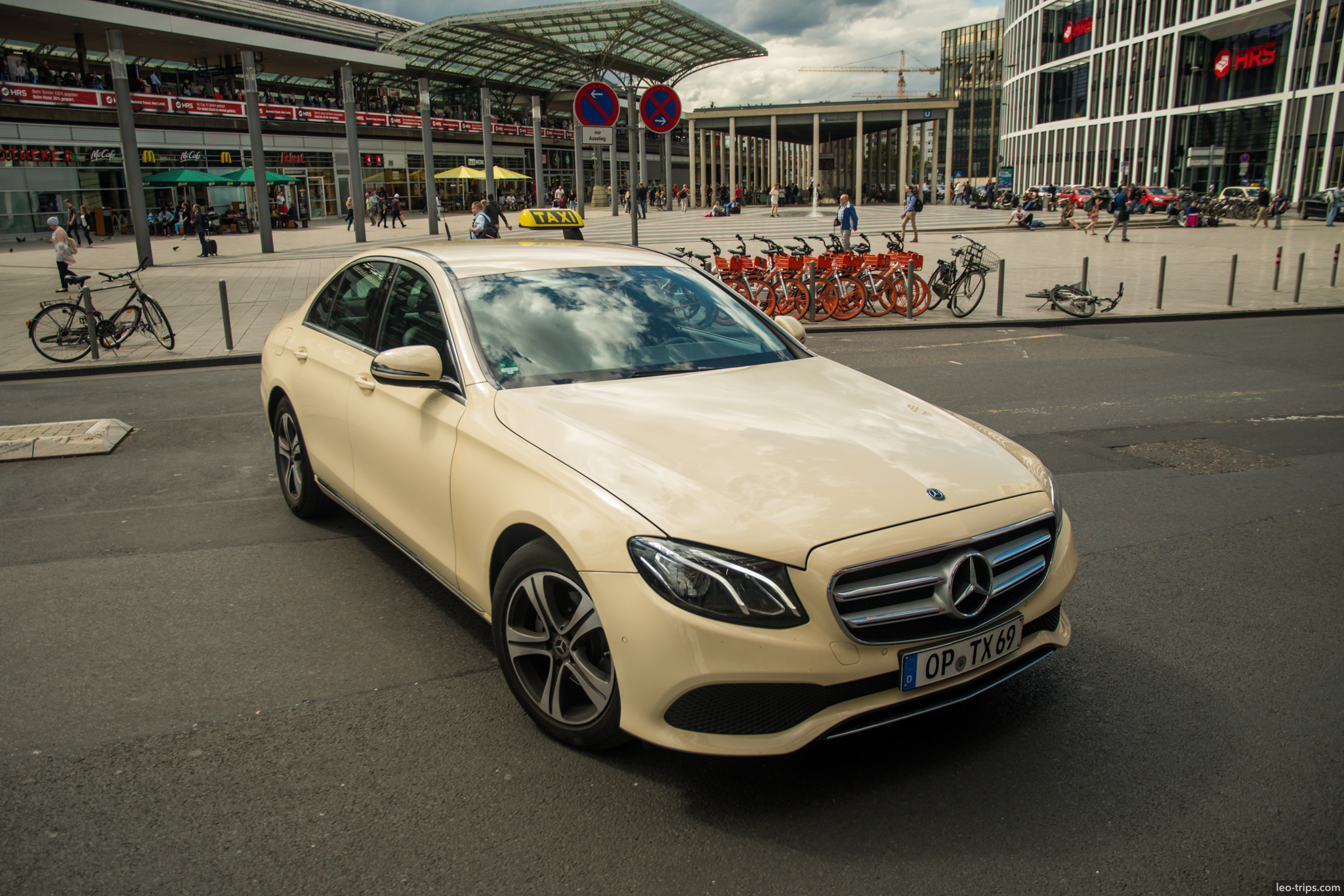cologne taxi mercedes e class hauptbahnhof cologne