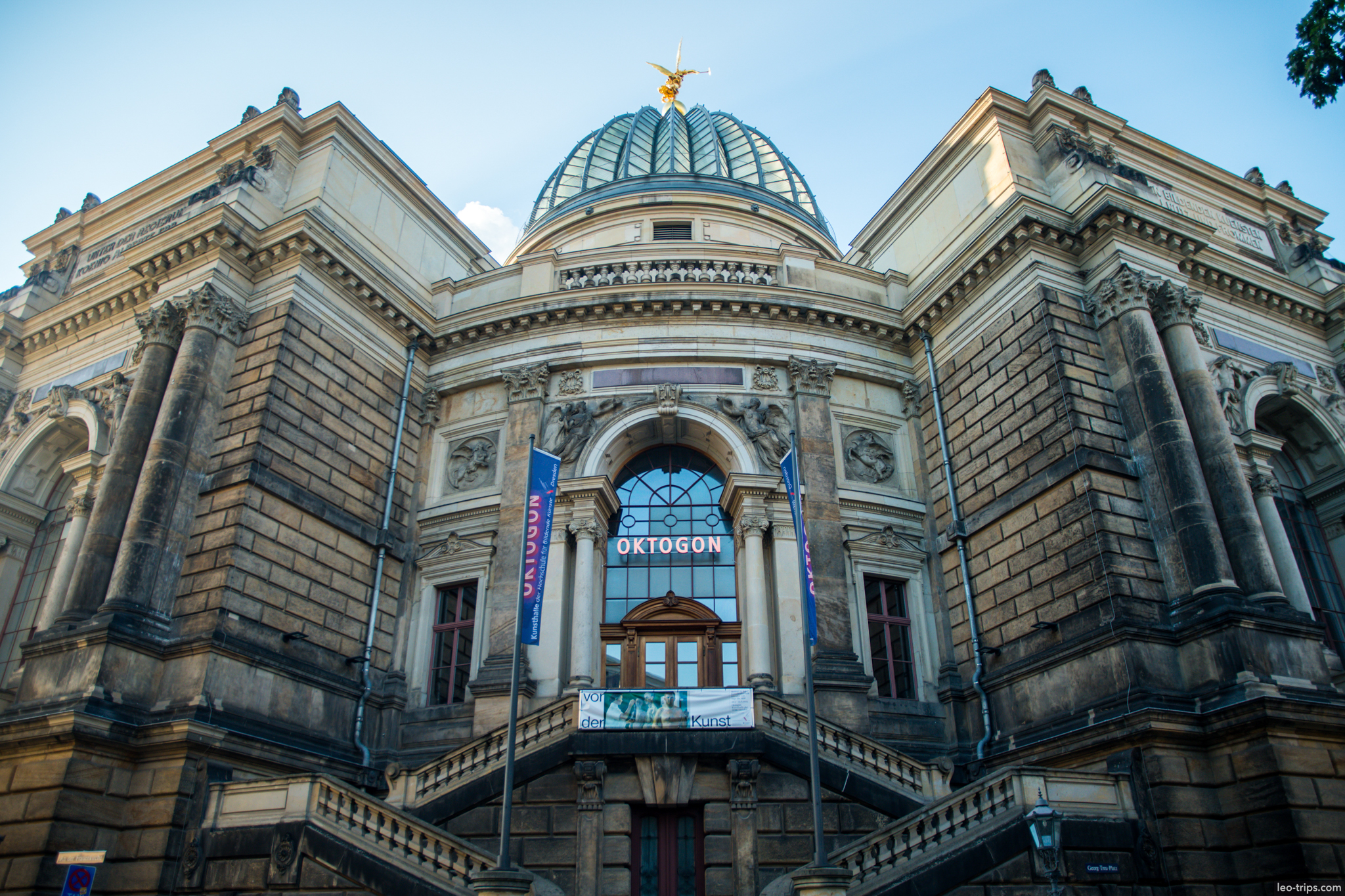 dresden kunsthochschule oktogon entrance dresden