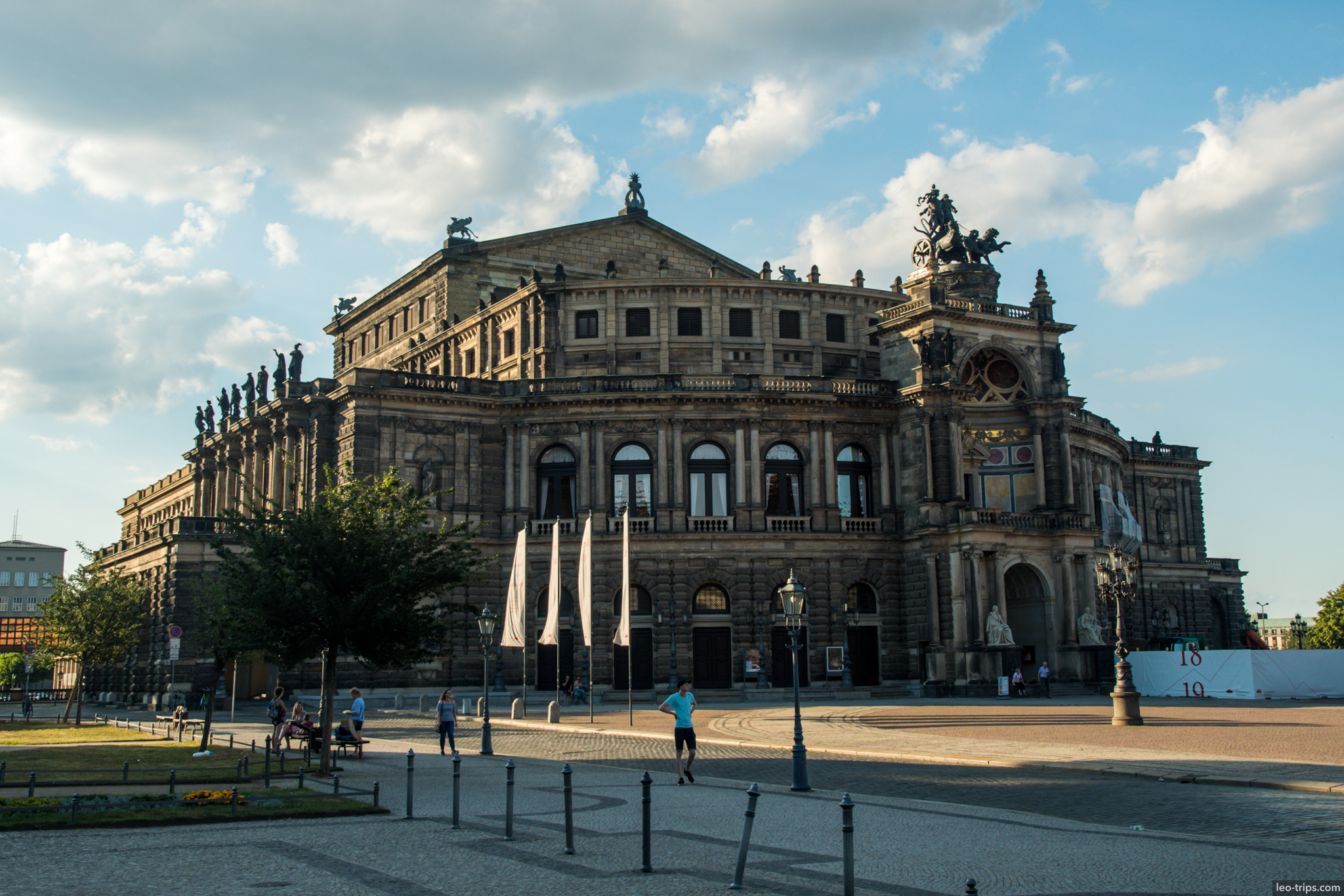 dresden semperoper opera house theaterplatz dresden