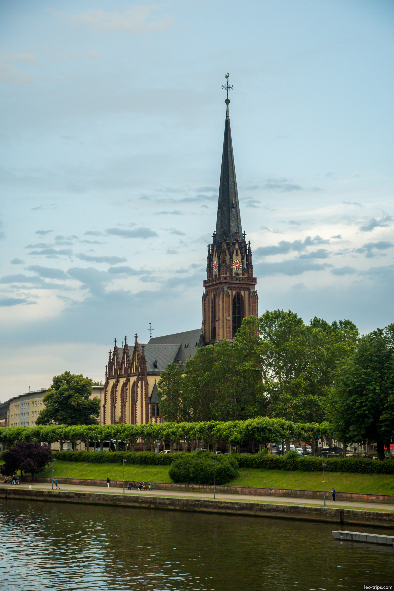 dreikoenigskirche three kings church sachsenhausen frankfurt