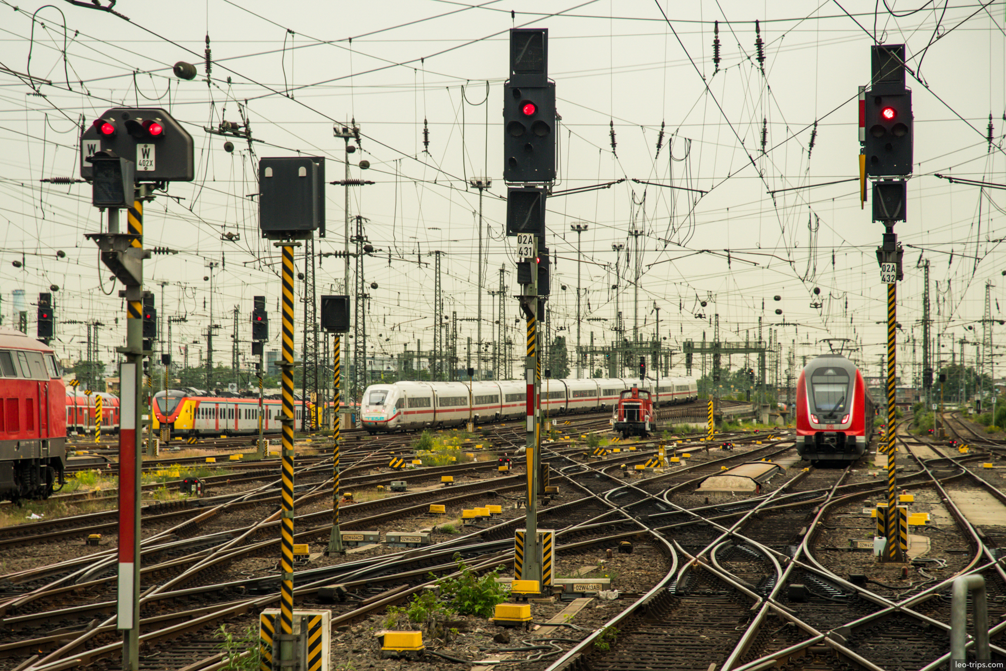 frankfurt hauptbahnhof rail yard signals frankfurt