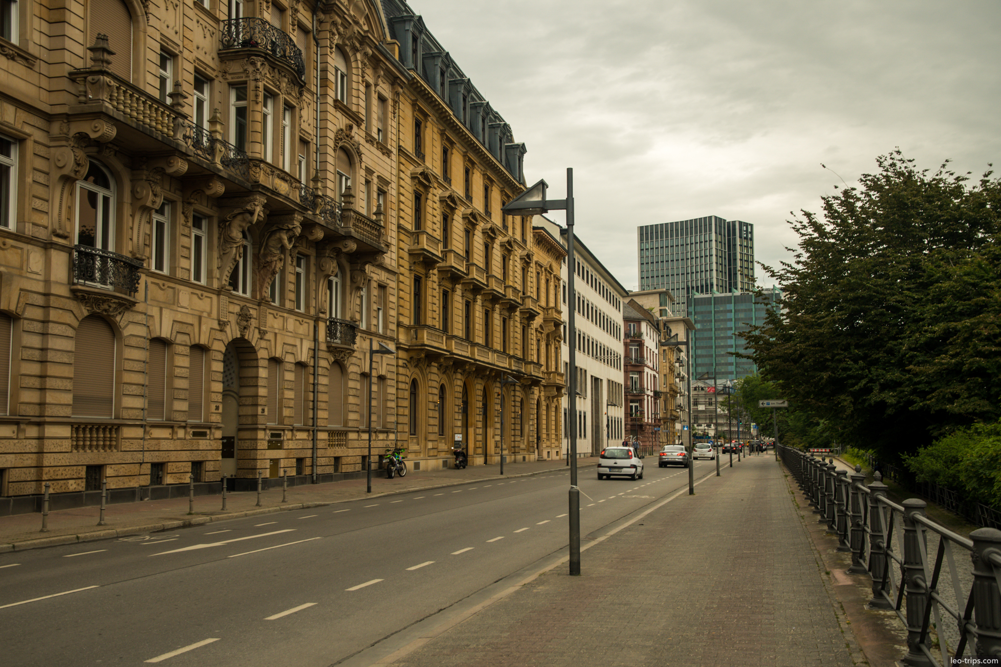 grunderzeit mansion street westend skyline frankfurt