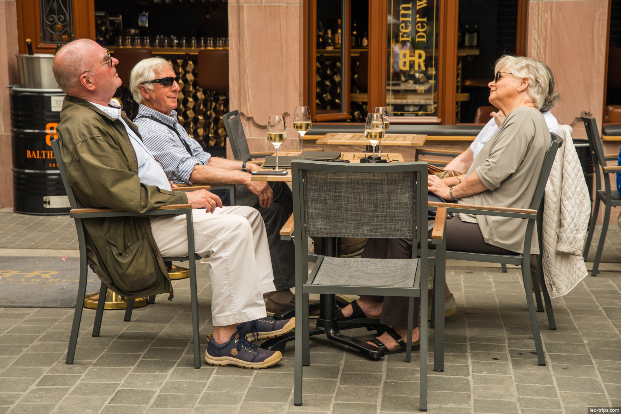 outdoor cafe wine terrace altstadt frankfurt