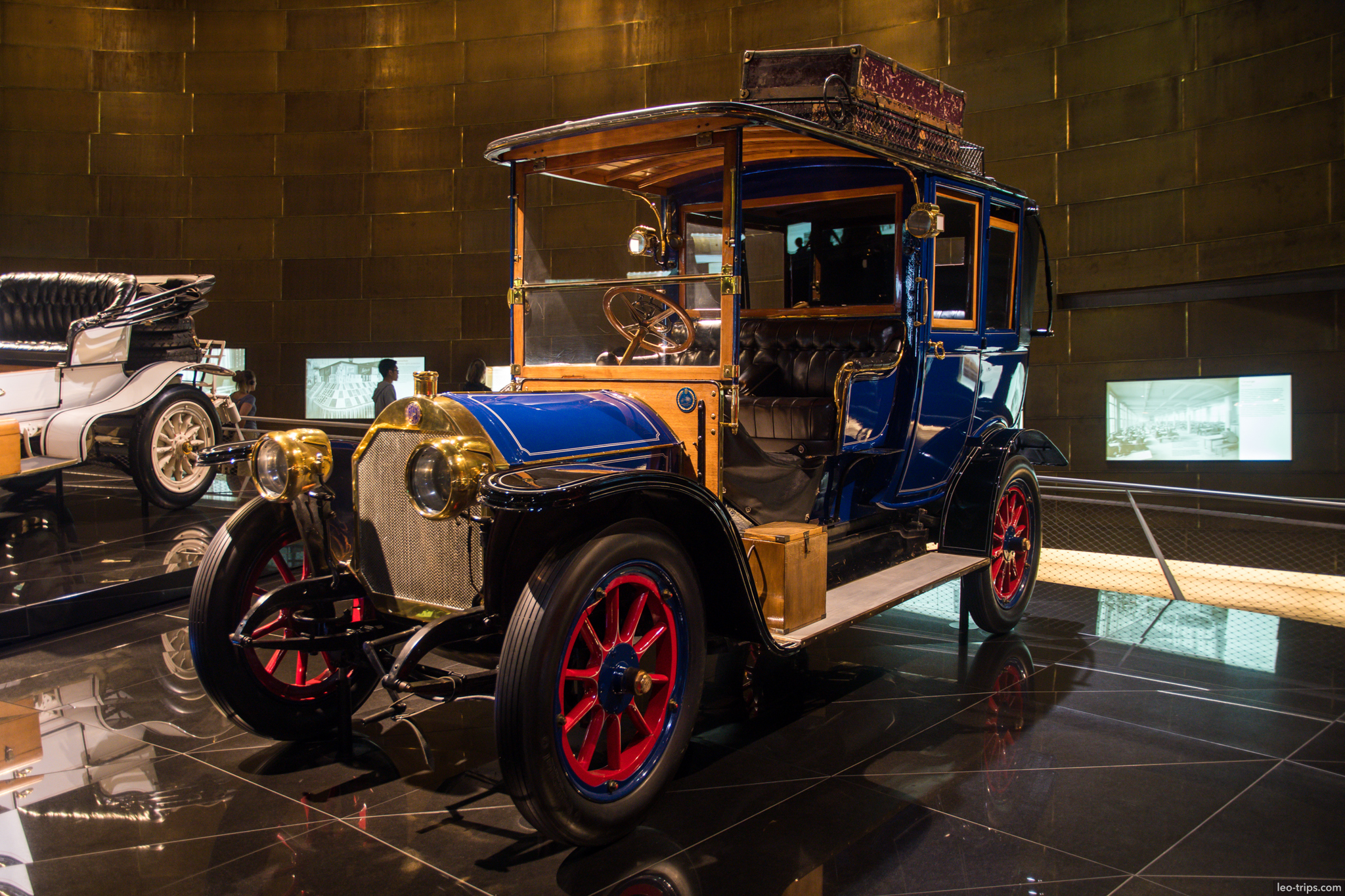 daimler blue landaulet luxury 1910 mercedes benz museum