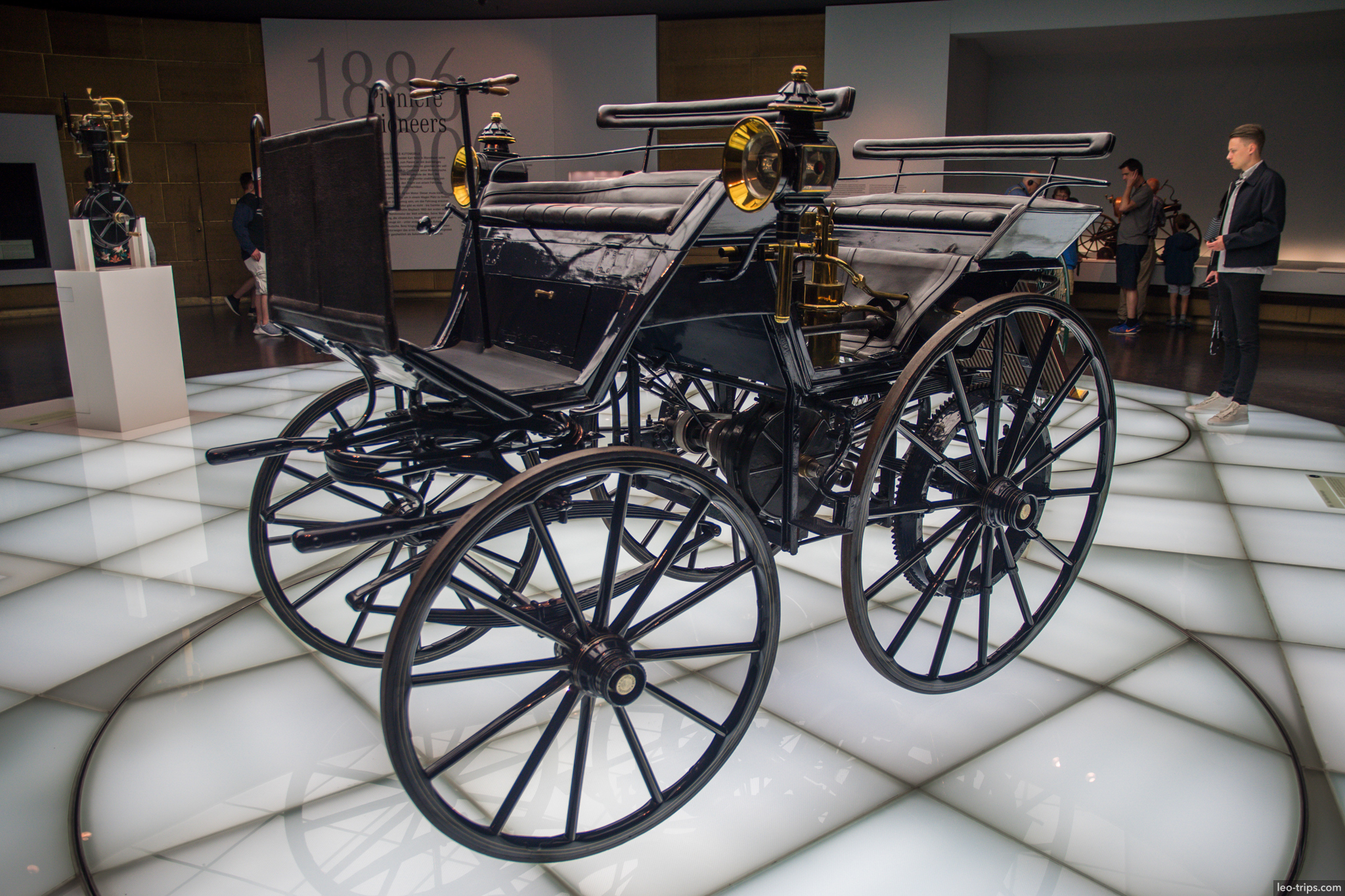 daimler motorkutsche 1886 mercedes benz museum