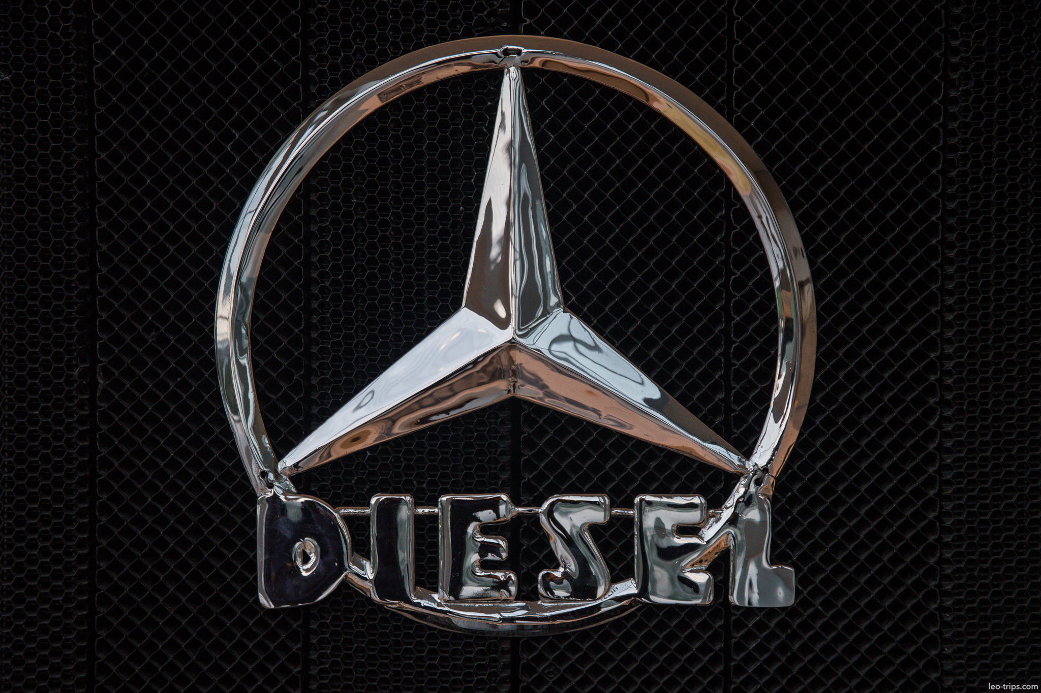 diesel star badge grille closeup mercedes benz museum