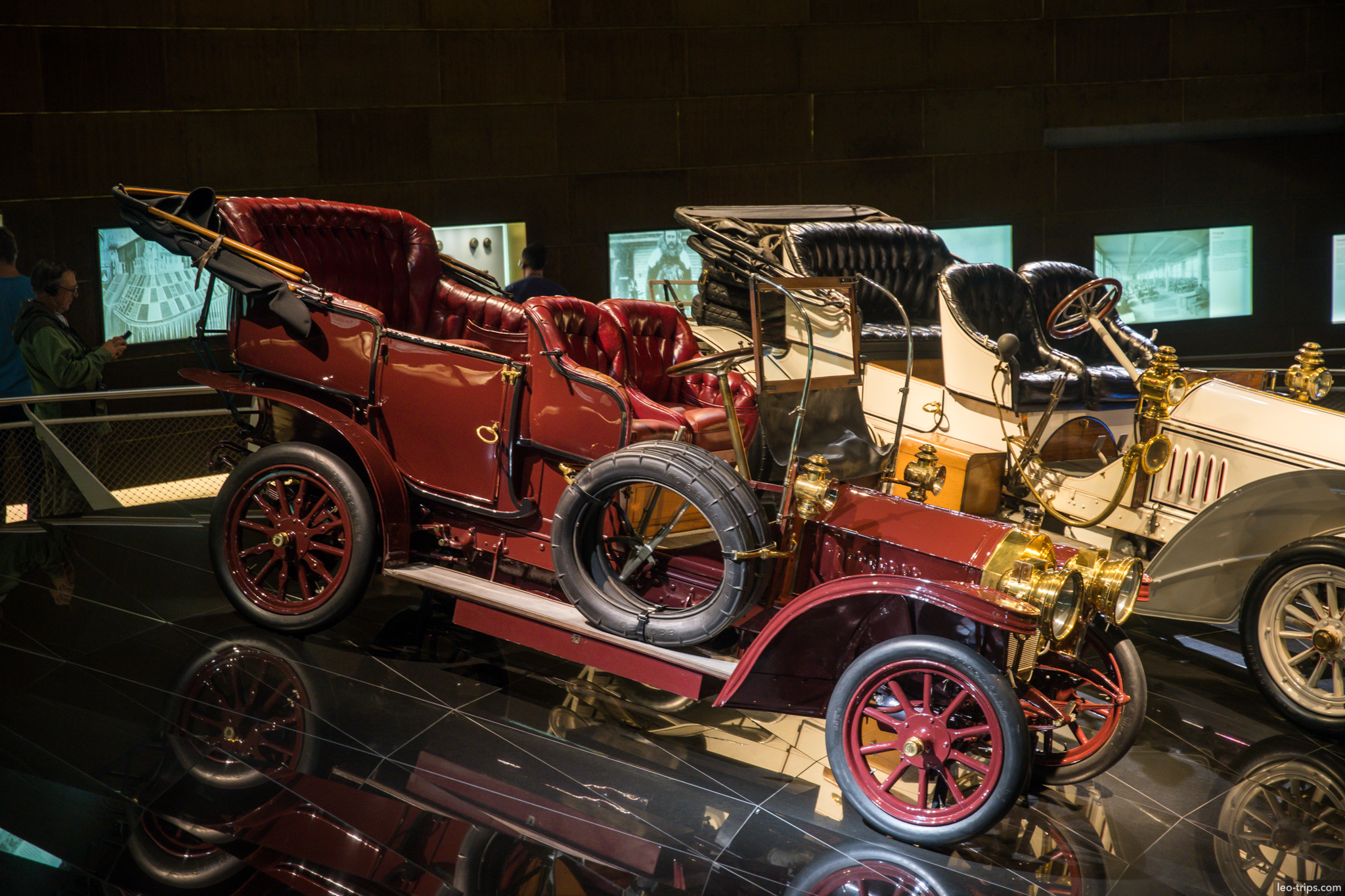 early 1900s tourenwagen red white mercedes benz museum
