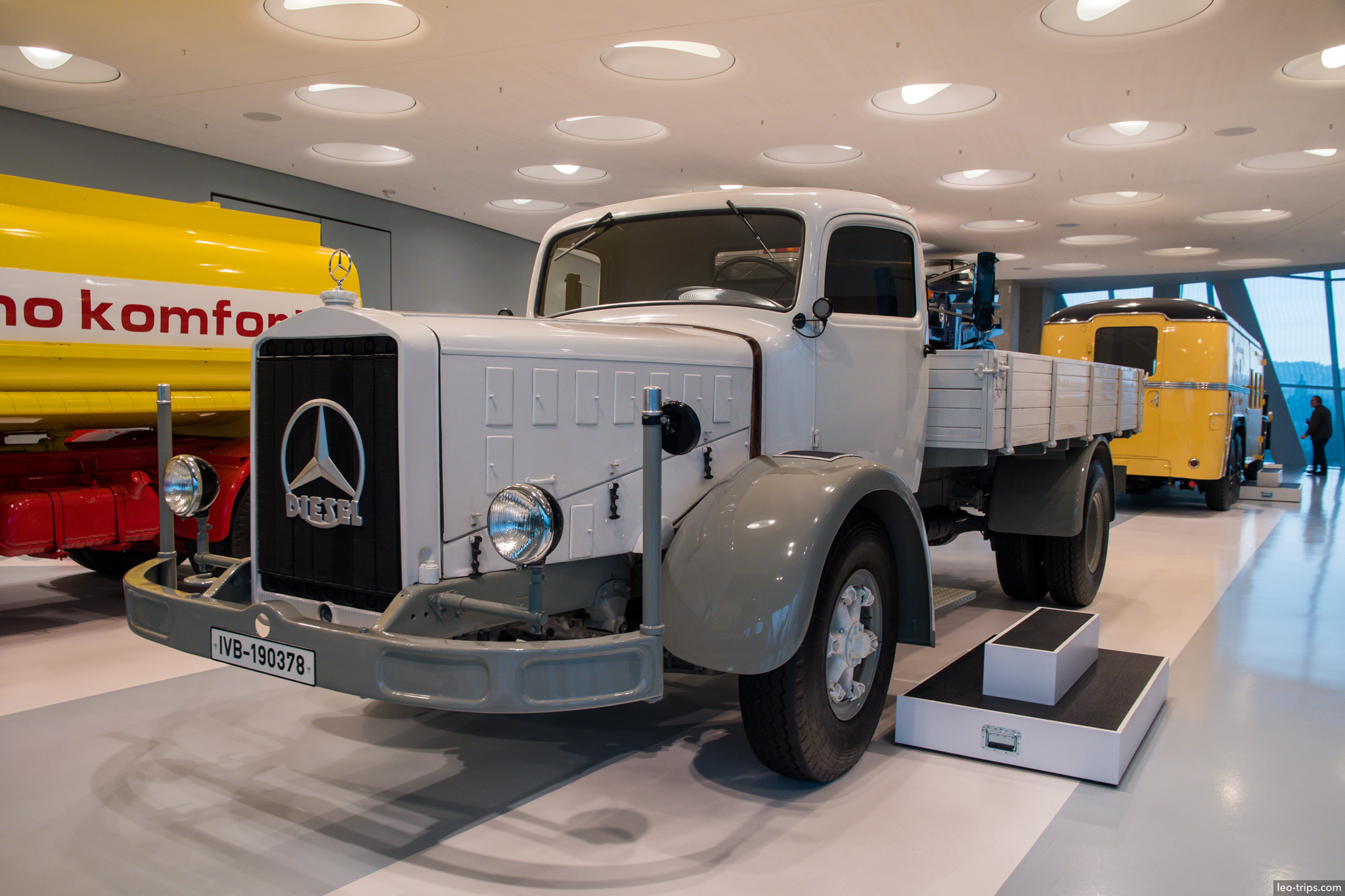 l3500 white flatbed diesel truck 1949 mercedes benz museum