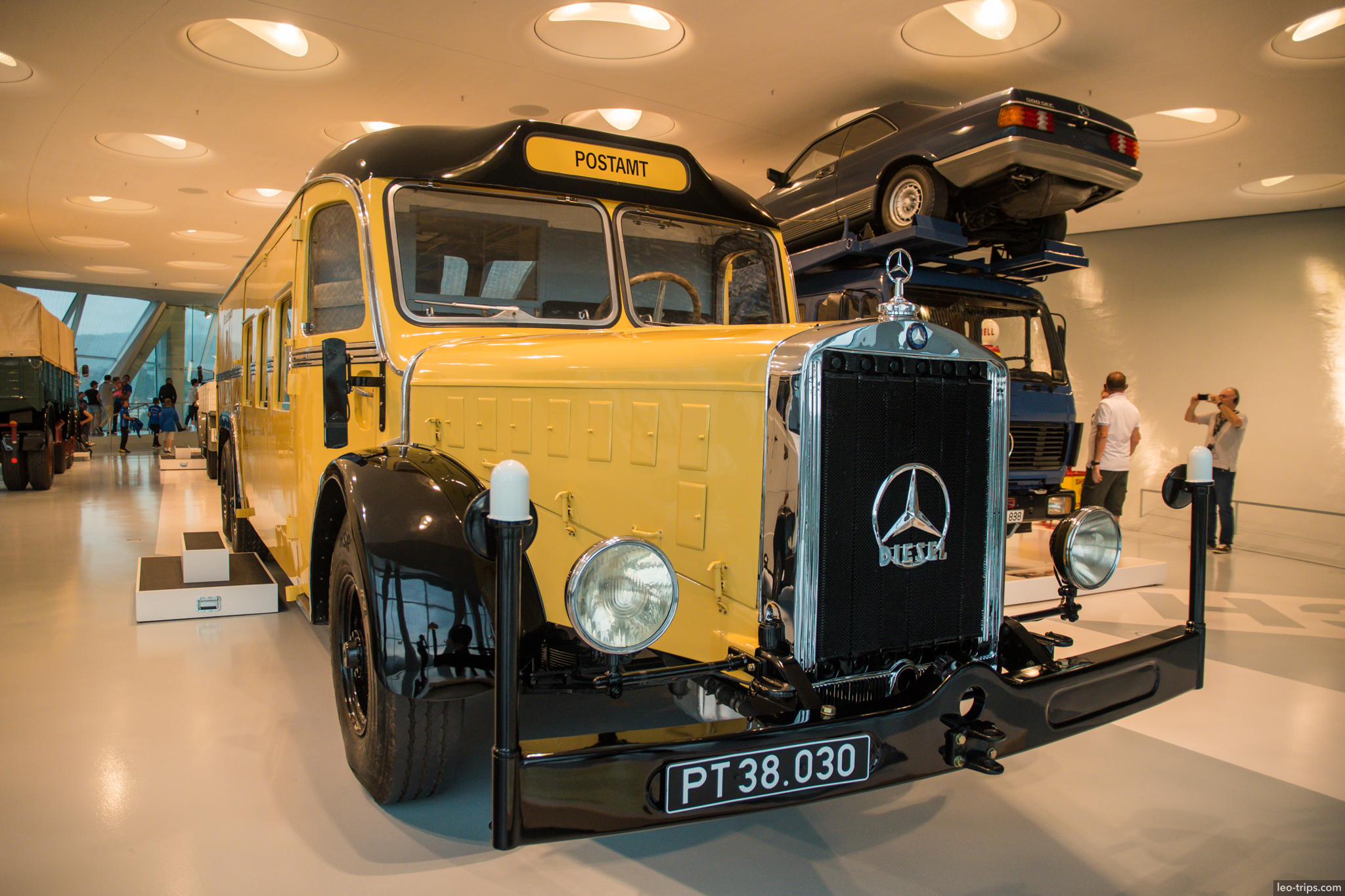 o3500 yellow bundespost bus postamt 1950s mercedes benz museum
