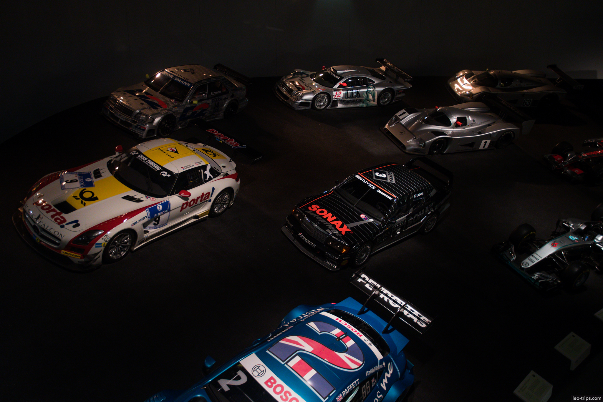 racing hall overview dtm sls clk gtr f1 mercedes benz museum