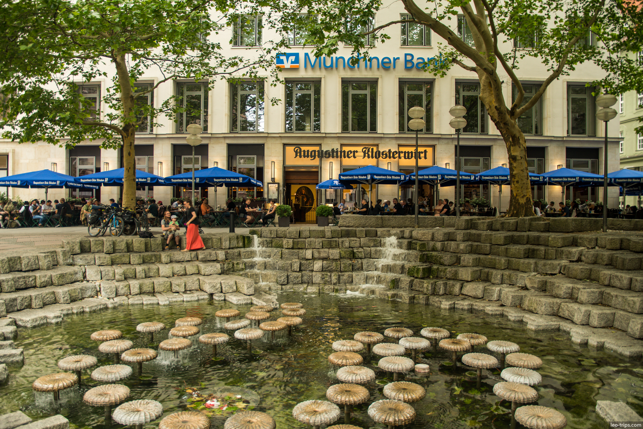 augustiner klosterwirt fountain plaza munich