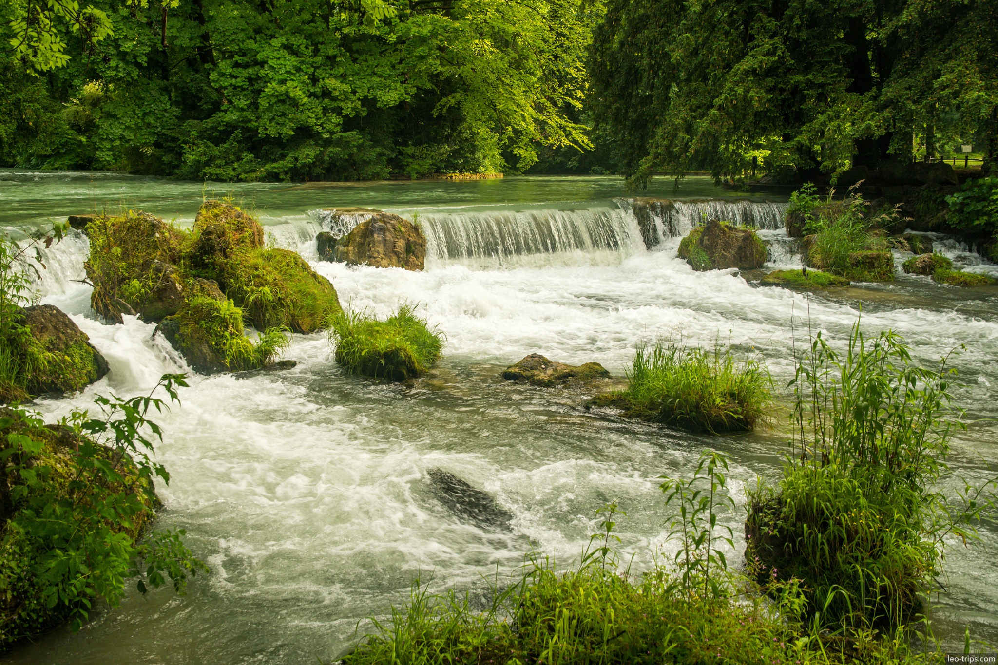 isar river waterfall rapids rocks englischer garten munich