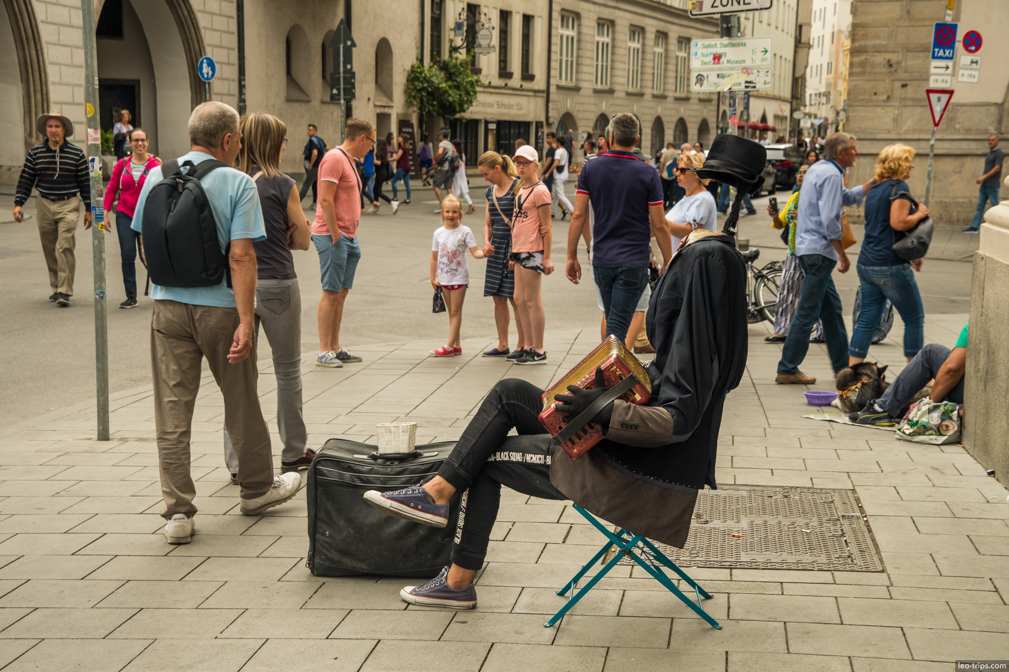 street musician accordion munich pedestrian munich