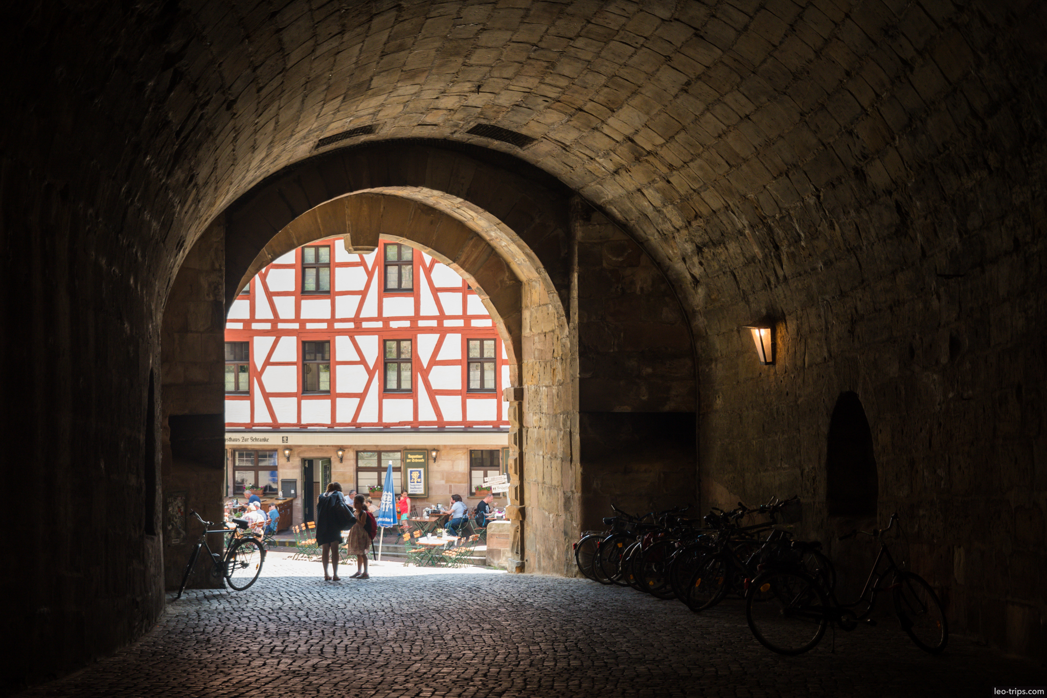 city gate arch tunnel fachwerk nuremberg nuremberg