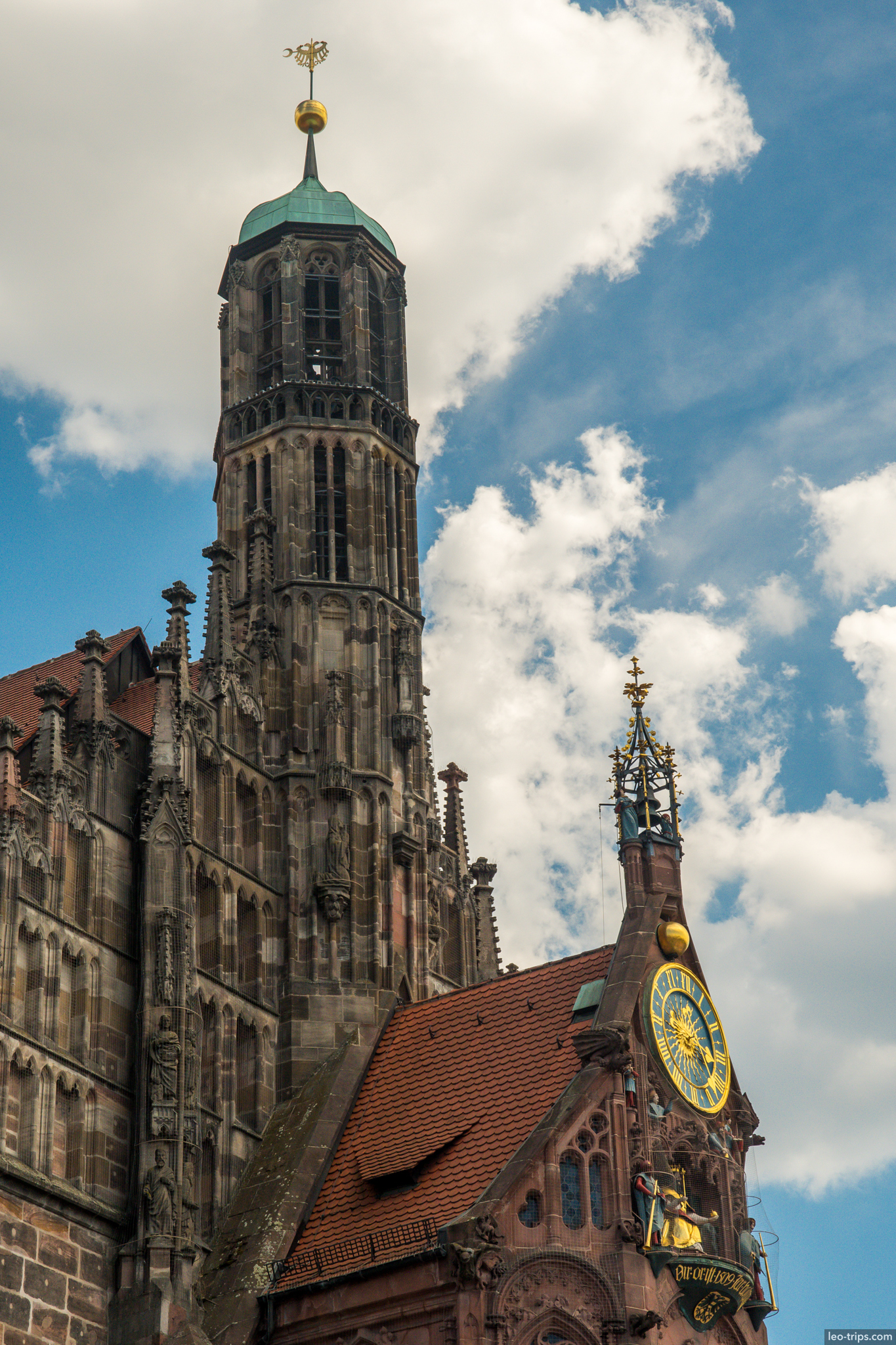 frauenkirche tower manneruhr clock nuremberg nuremberg