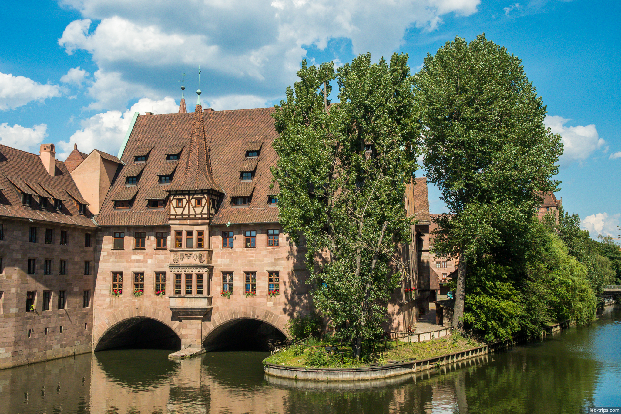 heilig geist spital river pegnitz nuremberg nuremberg