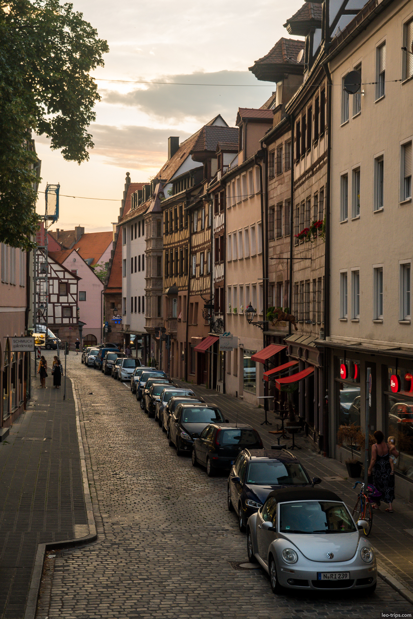 weinmarkt cobblestone street sunset nuremberg nuremberg