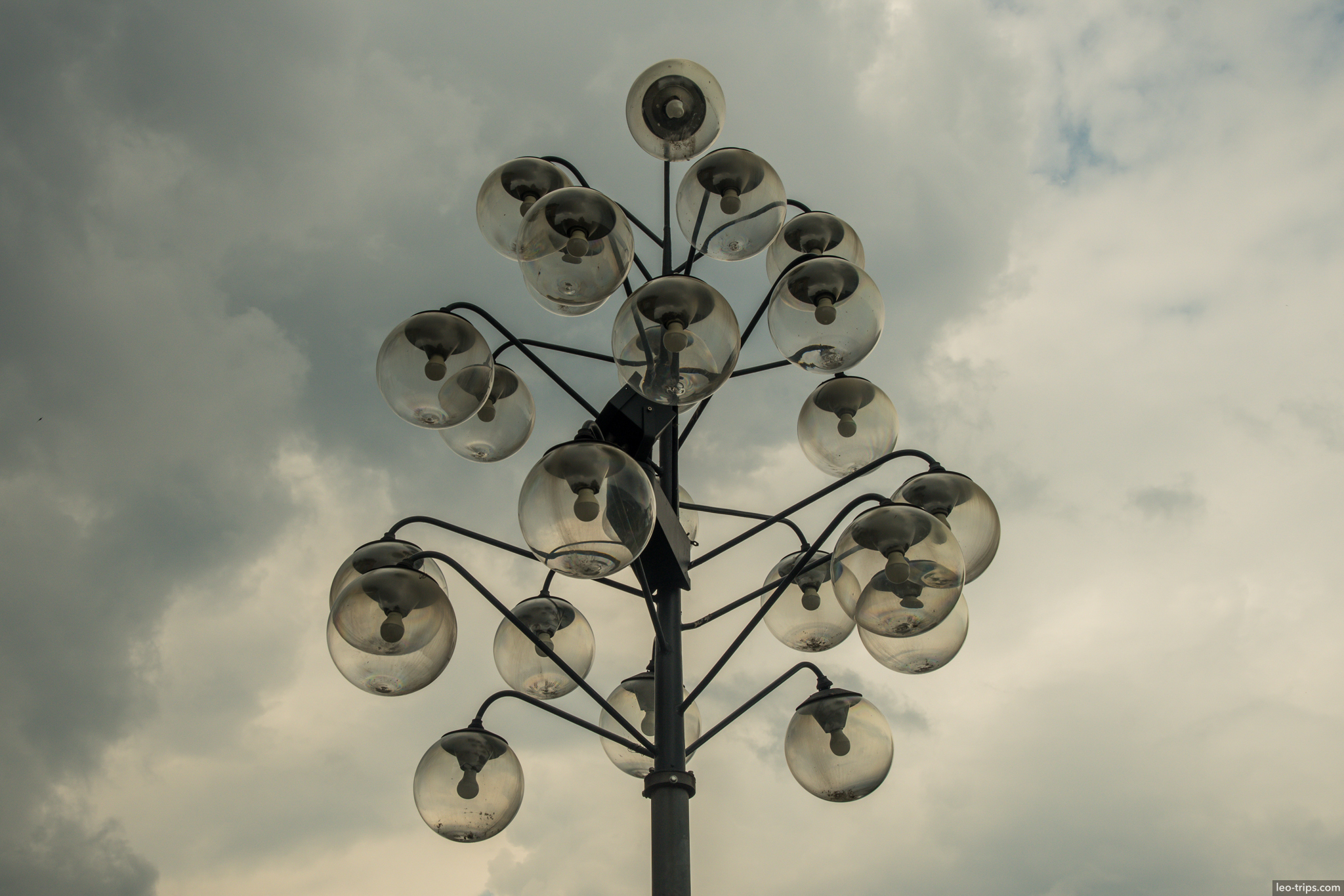 koenigstrasse globe street lamps tree shape stuttgart