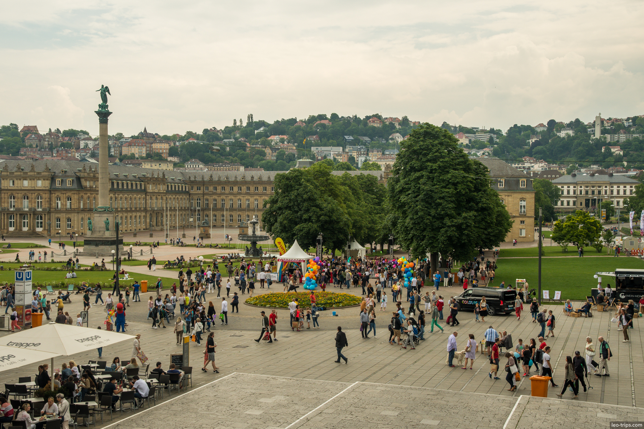 schlossplatz aerial view neues schloss jubilaeumssaeule stuttgart