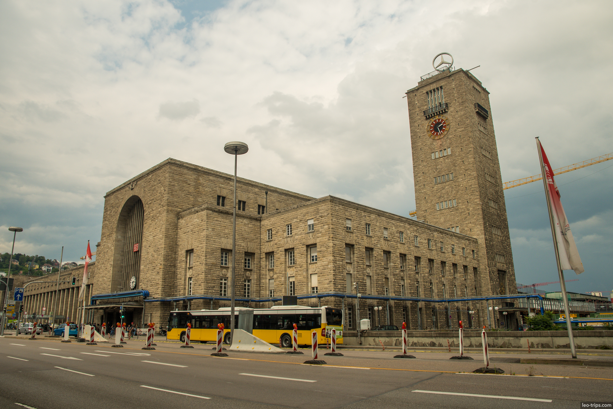 stuttgart hauptbahnhof main station mercedes star tower stuttgart