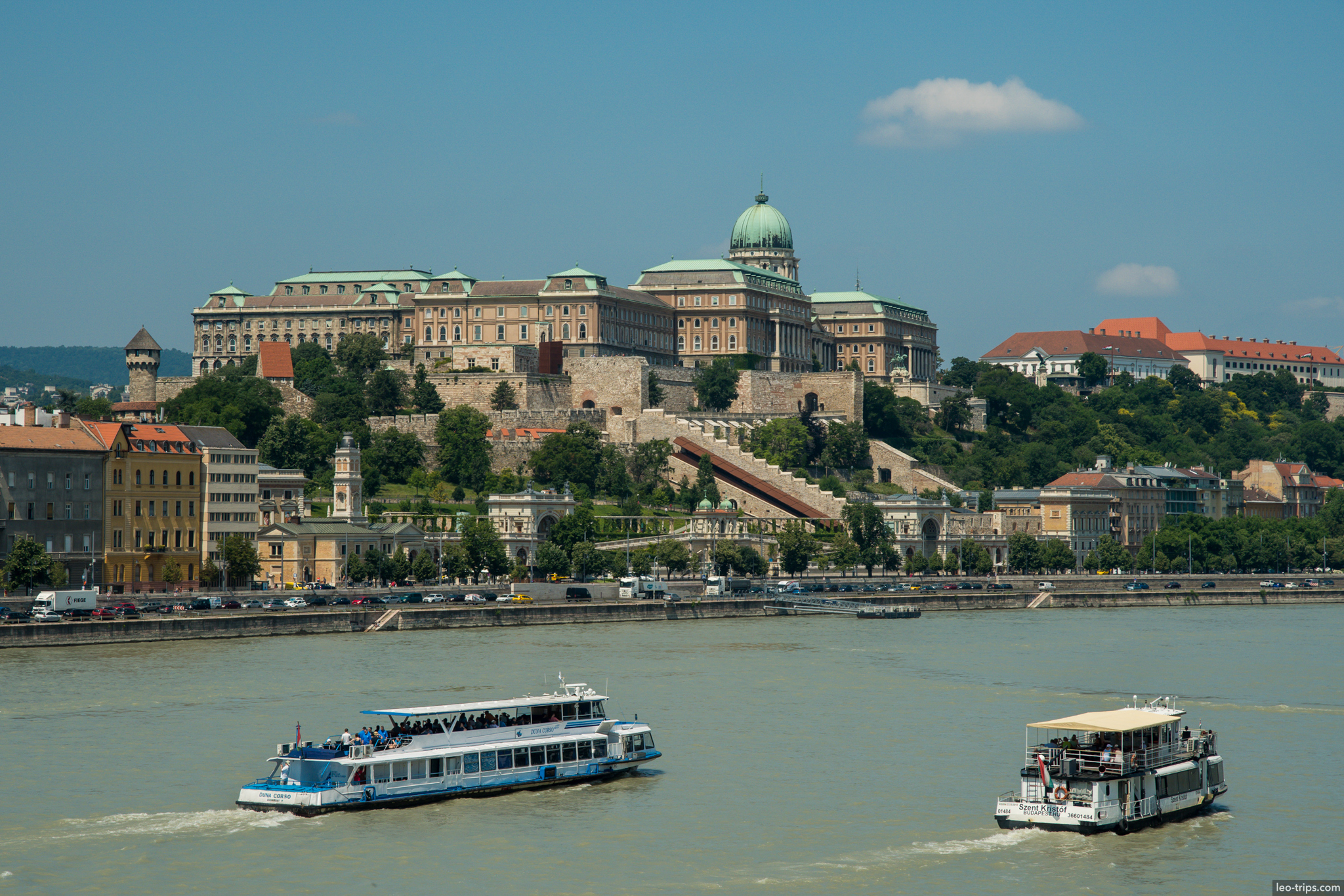 buda castle royal palace cruise boats danube budapest