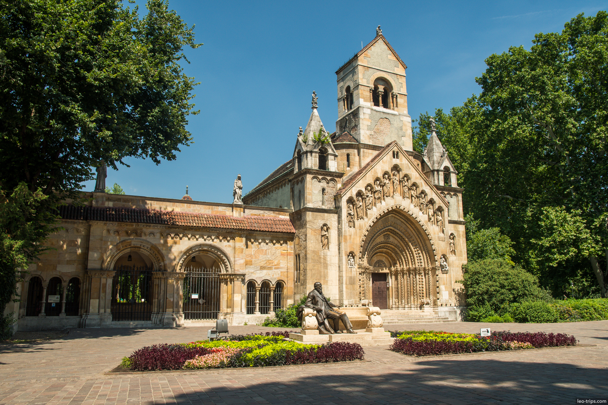 jak chapel romanesque vajdahunyad castle budapest budapest