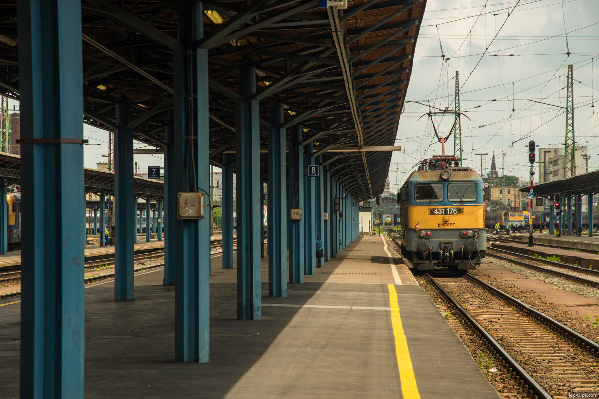 mav start electric locomotive keleti station budapest