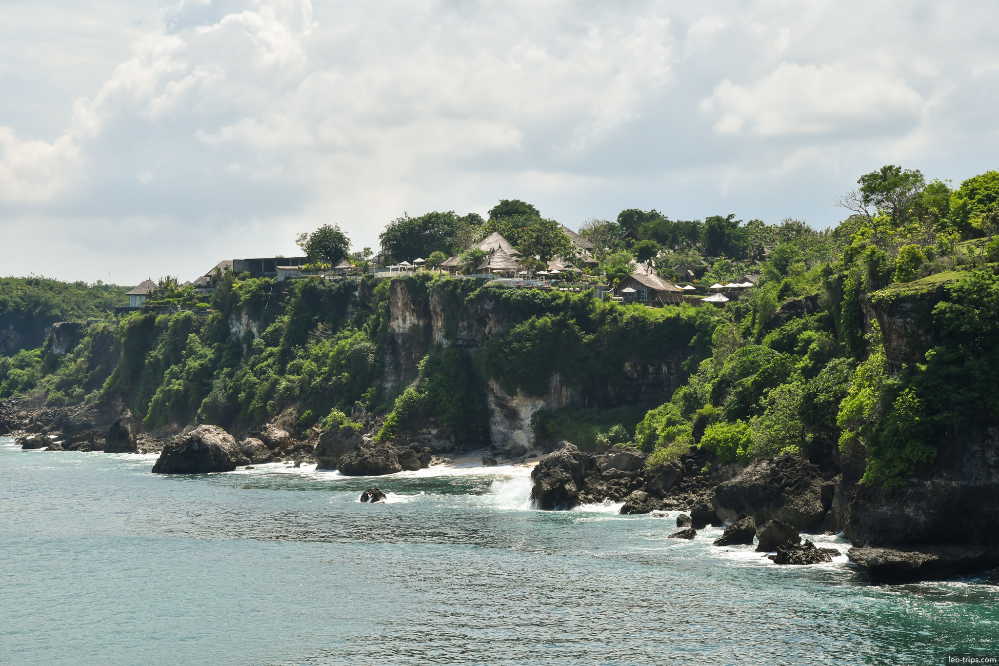 clifftop resort villas uluwatu coastline bali