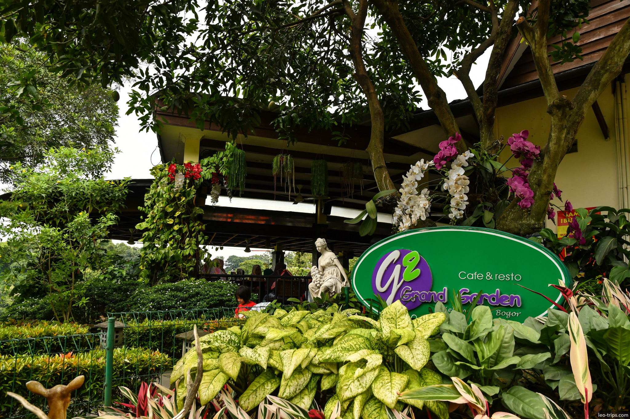cafe orchid garden entrance bogor botanical garden bogor