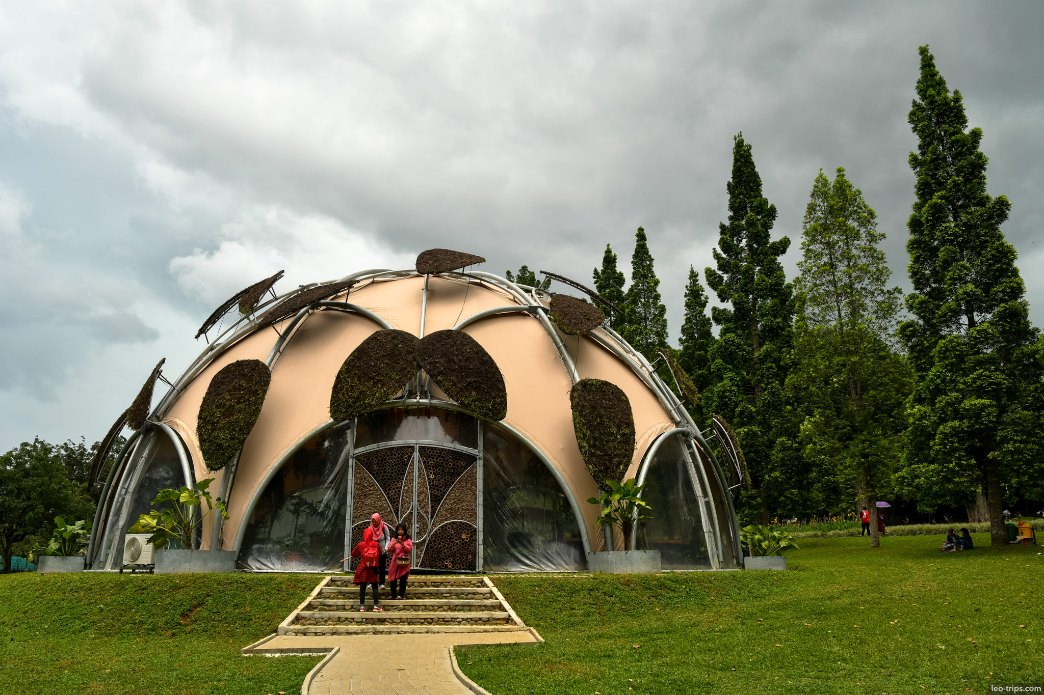 geodesic dome greenhouse bogor botanical garden bogor