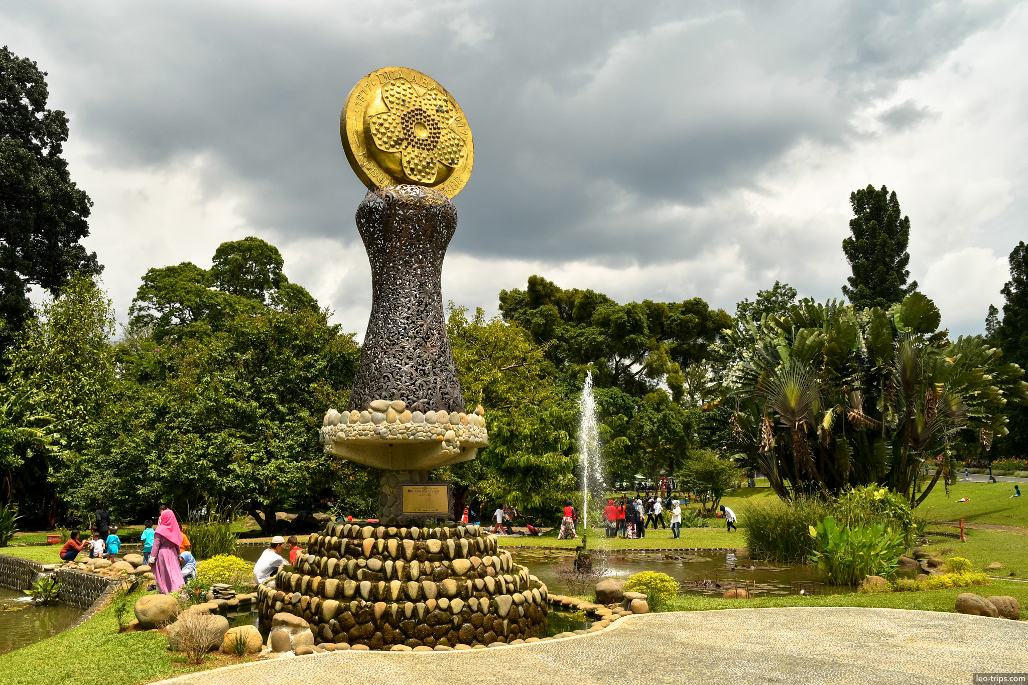 rafflesia monument fountain bogor botanical garden bogor
