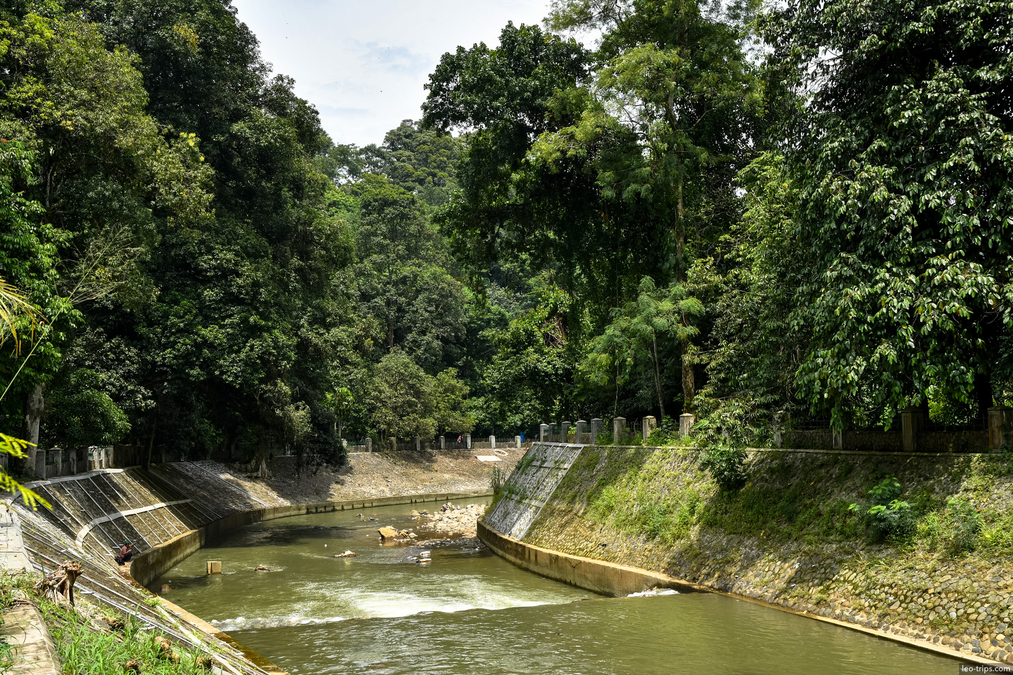 river weir dam bogor botanical garden bogor