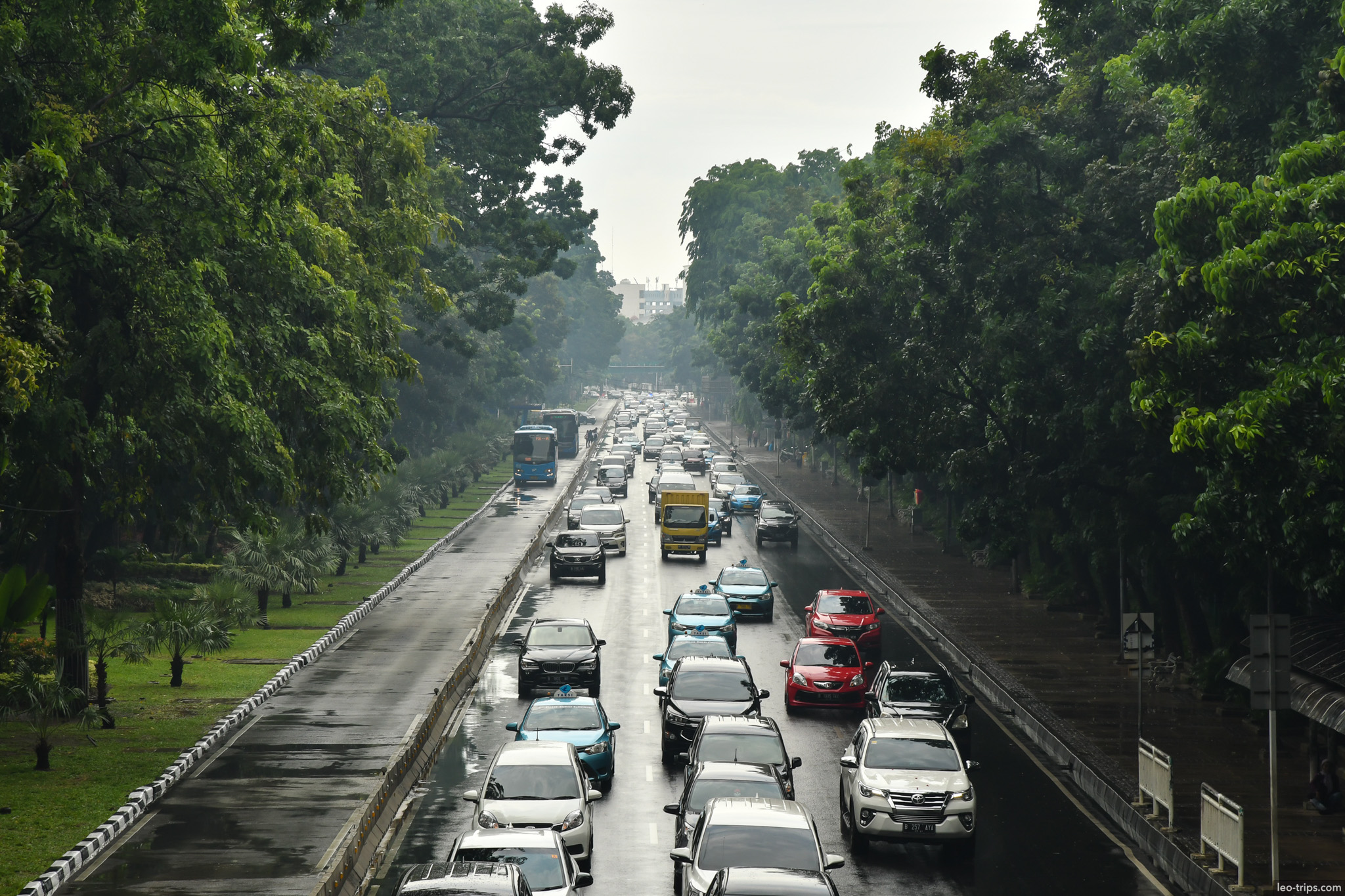 heavy traffic rainy highway jakarta jakarta
