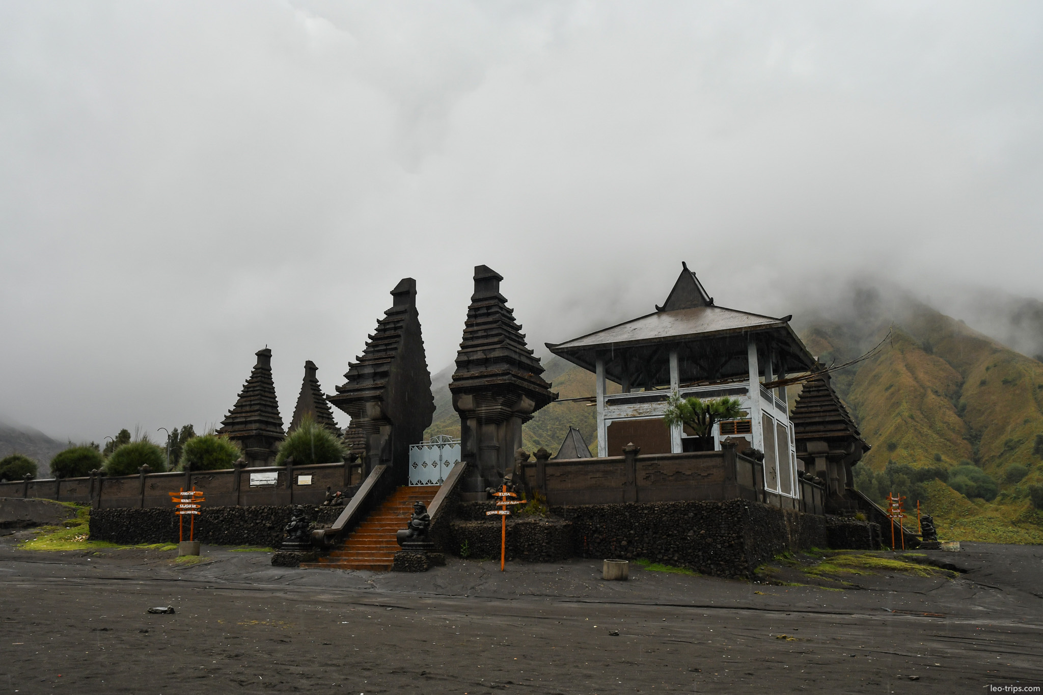 side entrance and pavilion pura luhur poten mount bromo