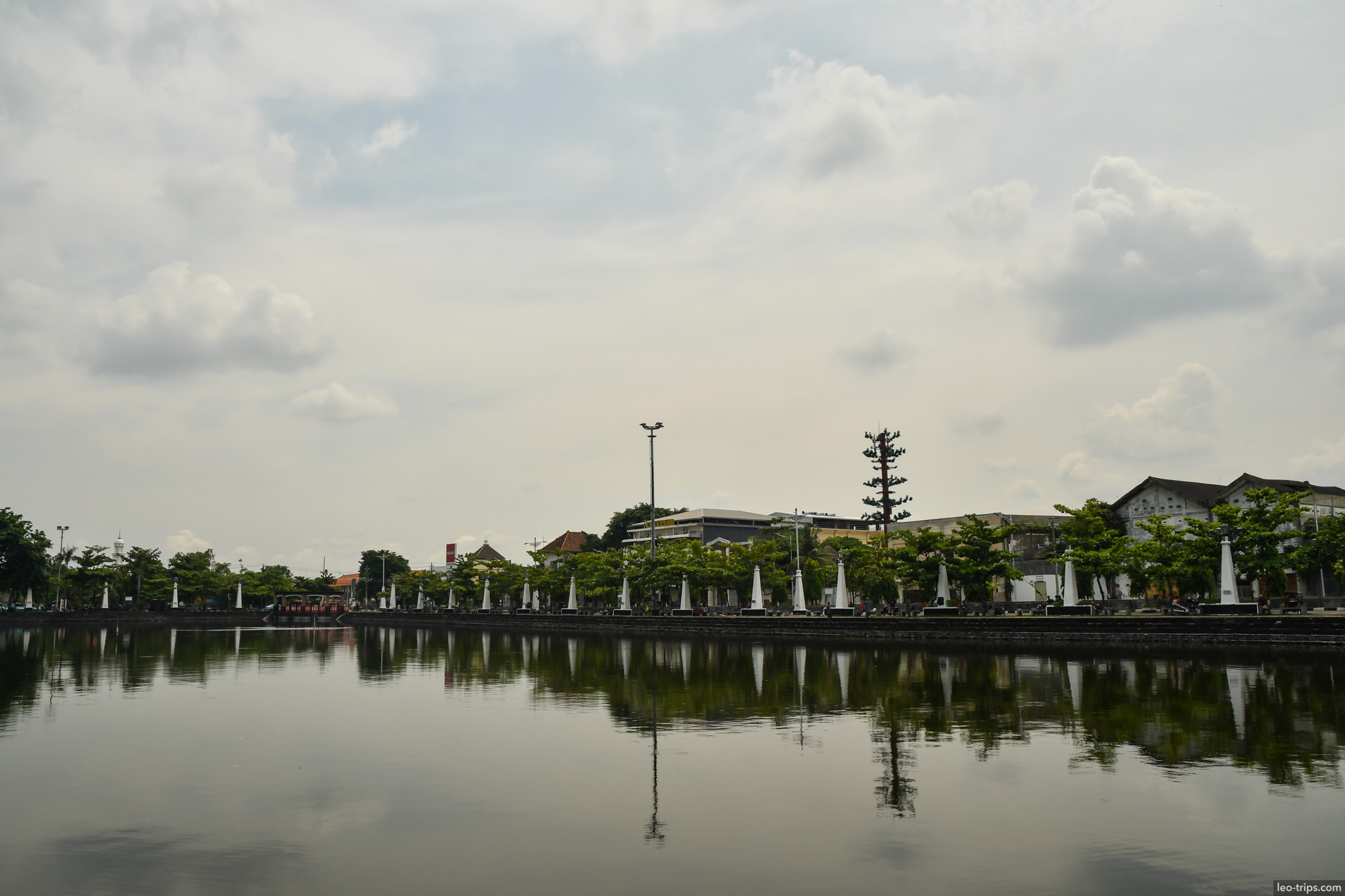 banjir kanal barat calm water reflection semarang