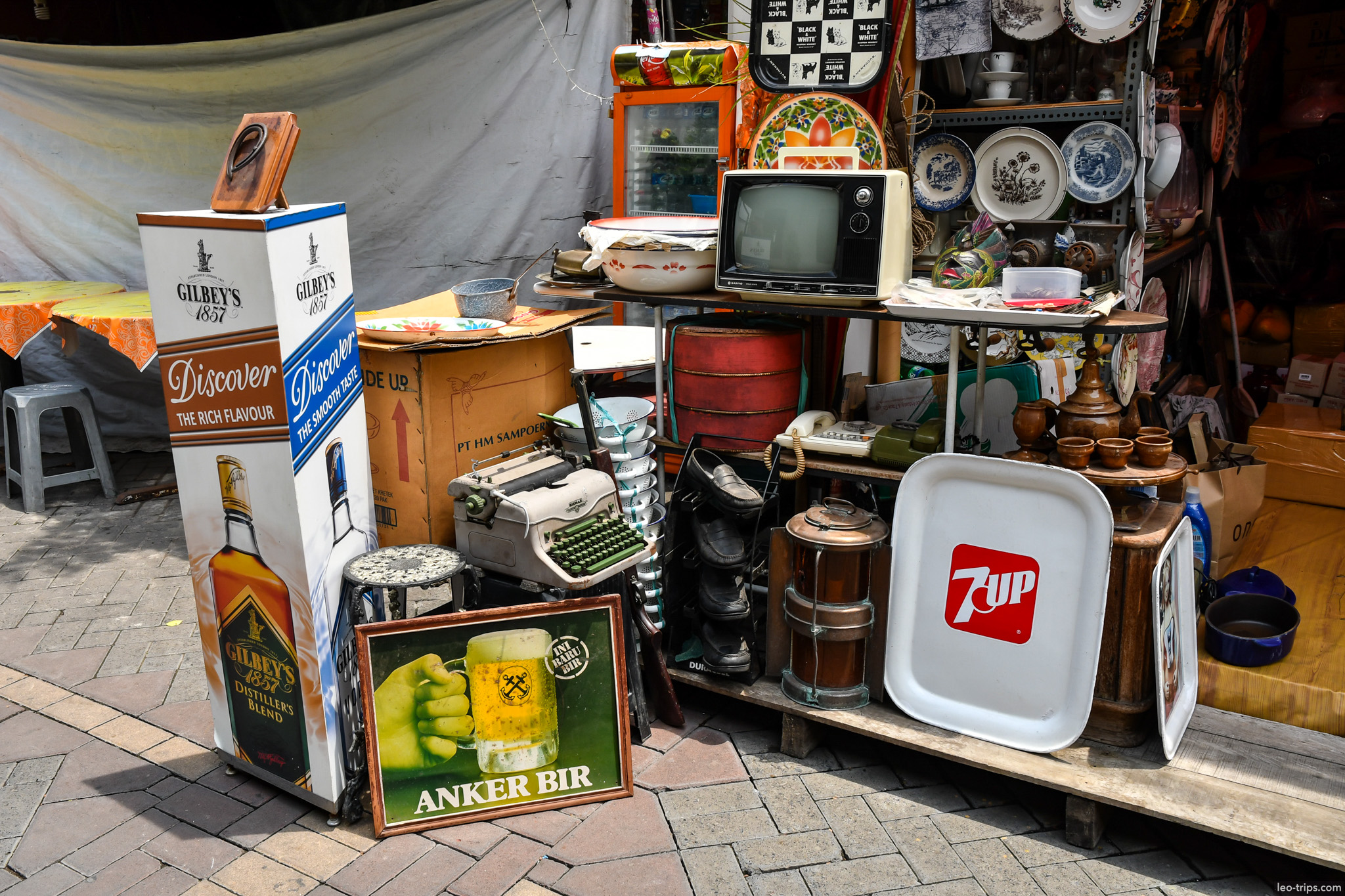 vintage antique shop display typewriter plates semarang