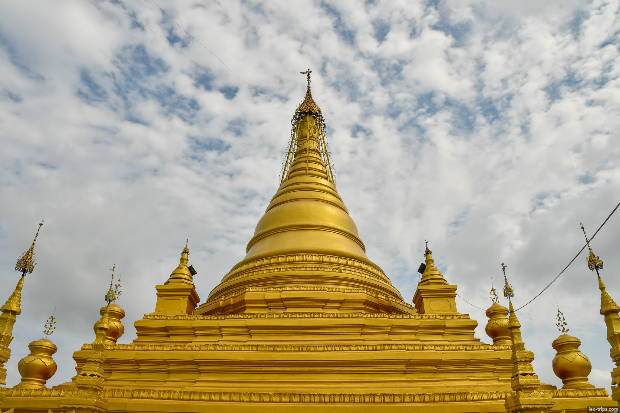 golden stupa blue sky mandalay pagoda mandalay