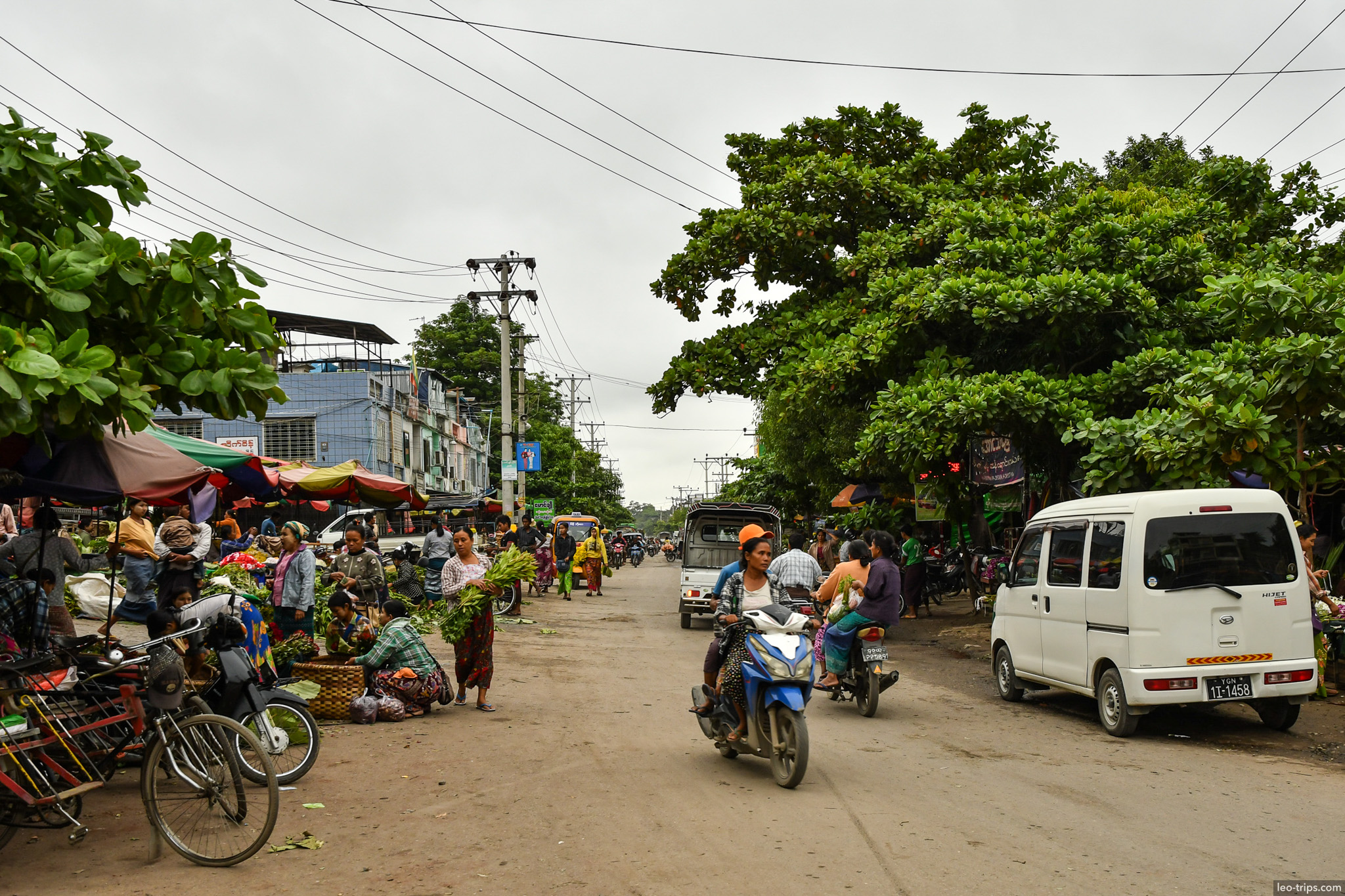 outdoor market street scene mandalay mandalay