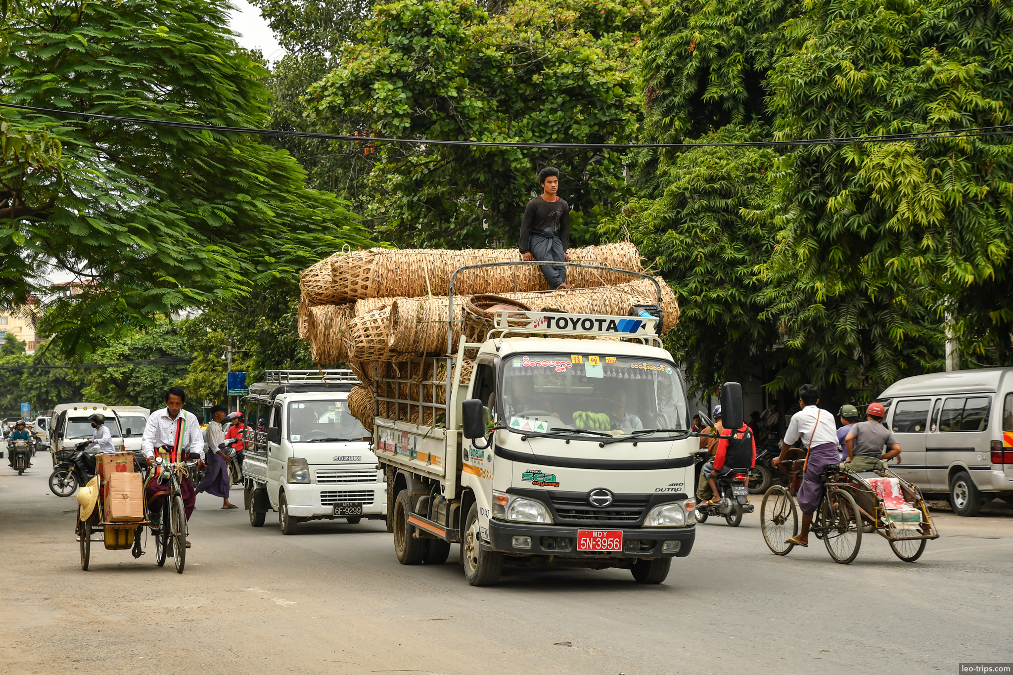 toyota truck overloaded wicker baskets mandalay mandalay