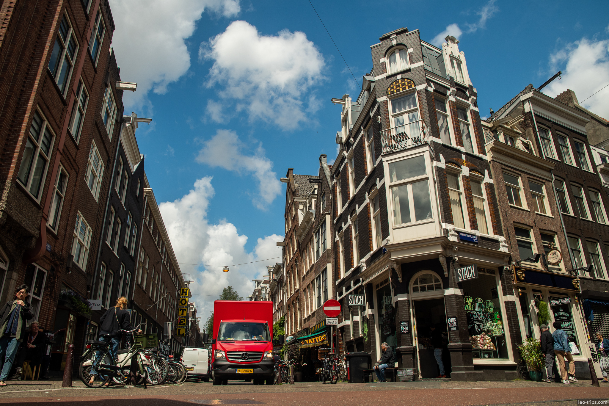 amsterdam jordaan street stach cafe red truck amsterdam