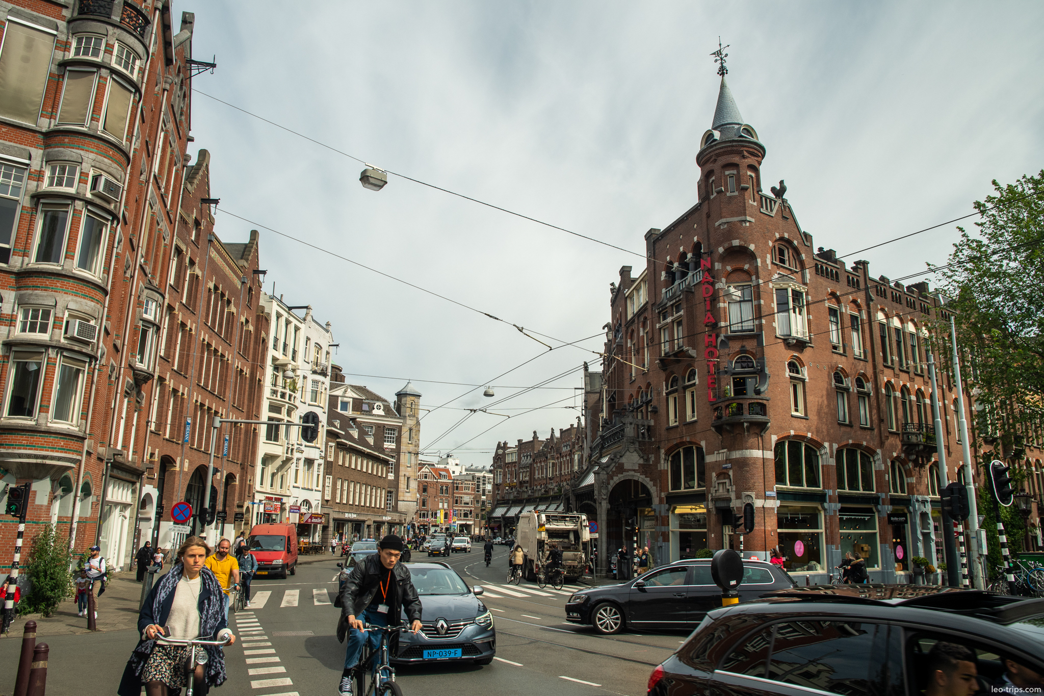 amsterdam leidseplein busy street intersection amsterdam