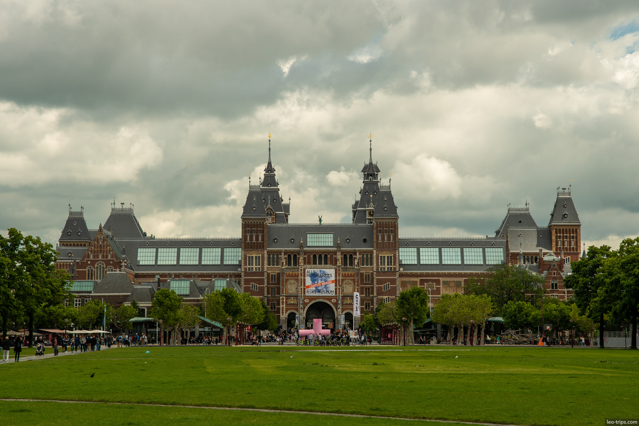 rijksmuseum amsterdam full facade museumplein amsterdam
