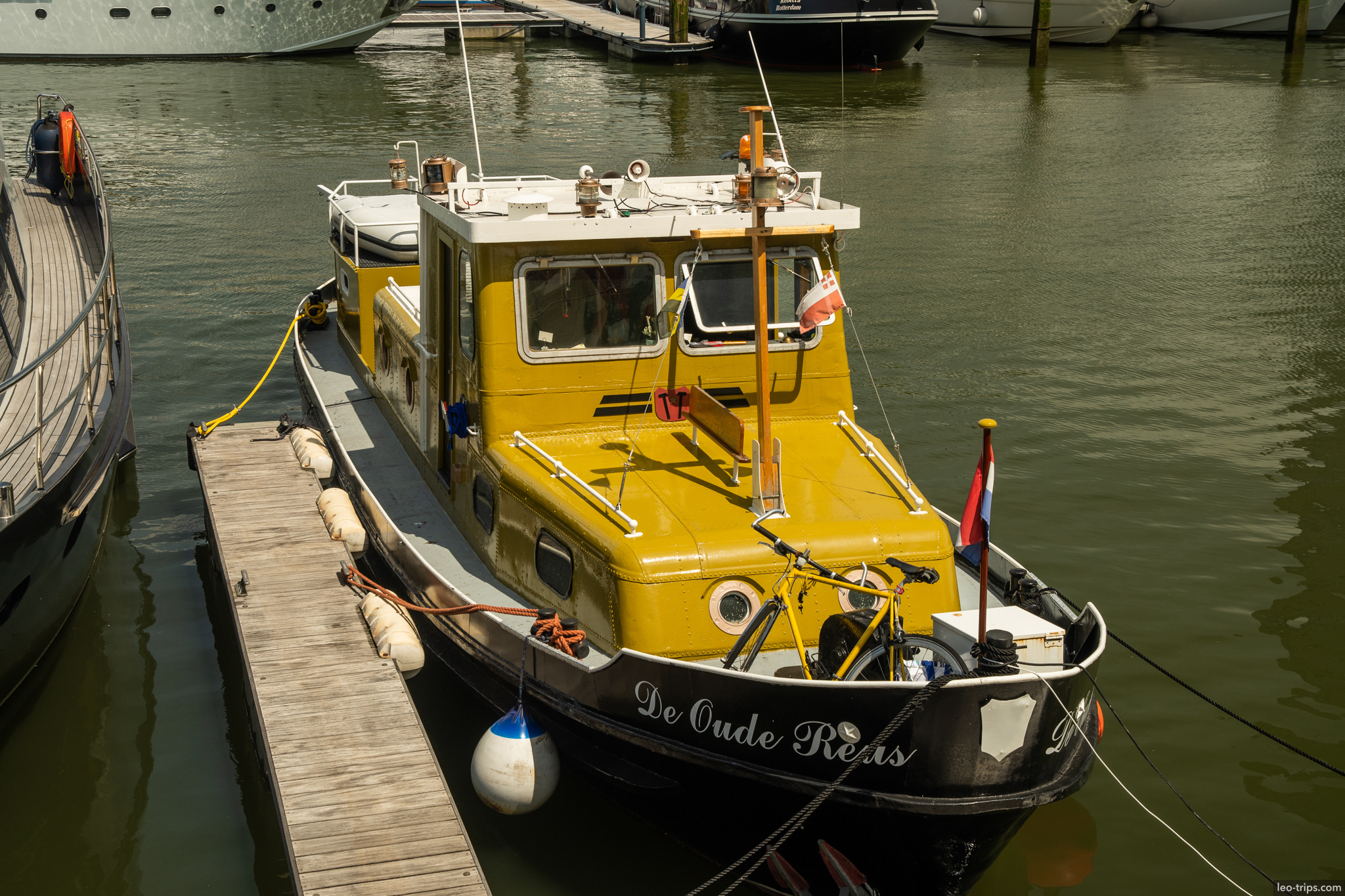 de oude reas yellow boat marina rotterdam