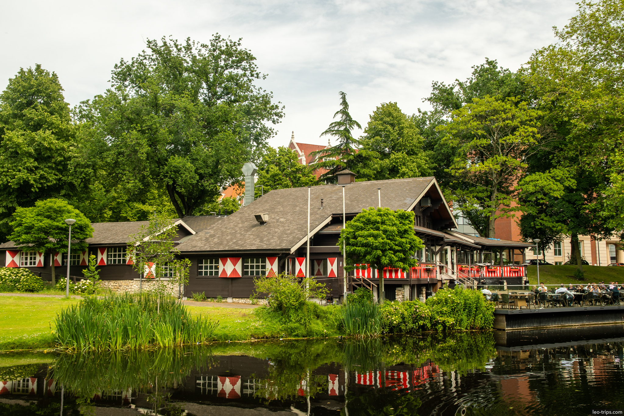 het park boathouse pond reflection rotterdam