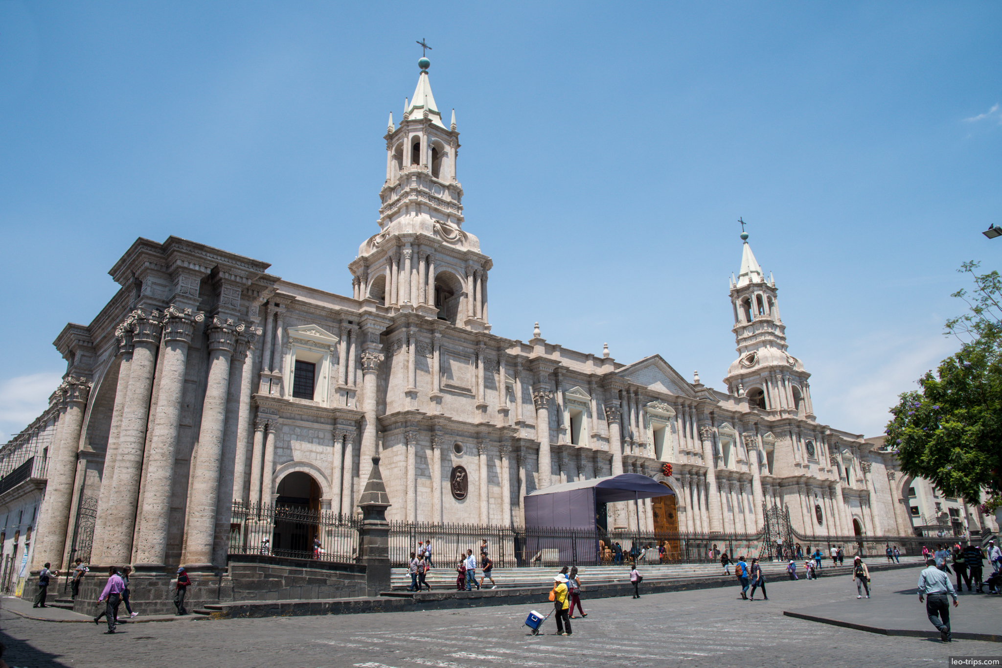 basilica cathedral arequipa full facade daytime arequipa